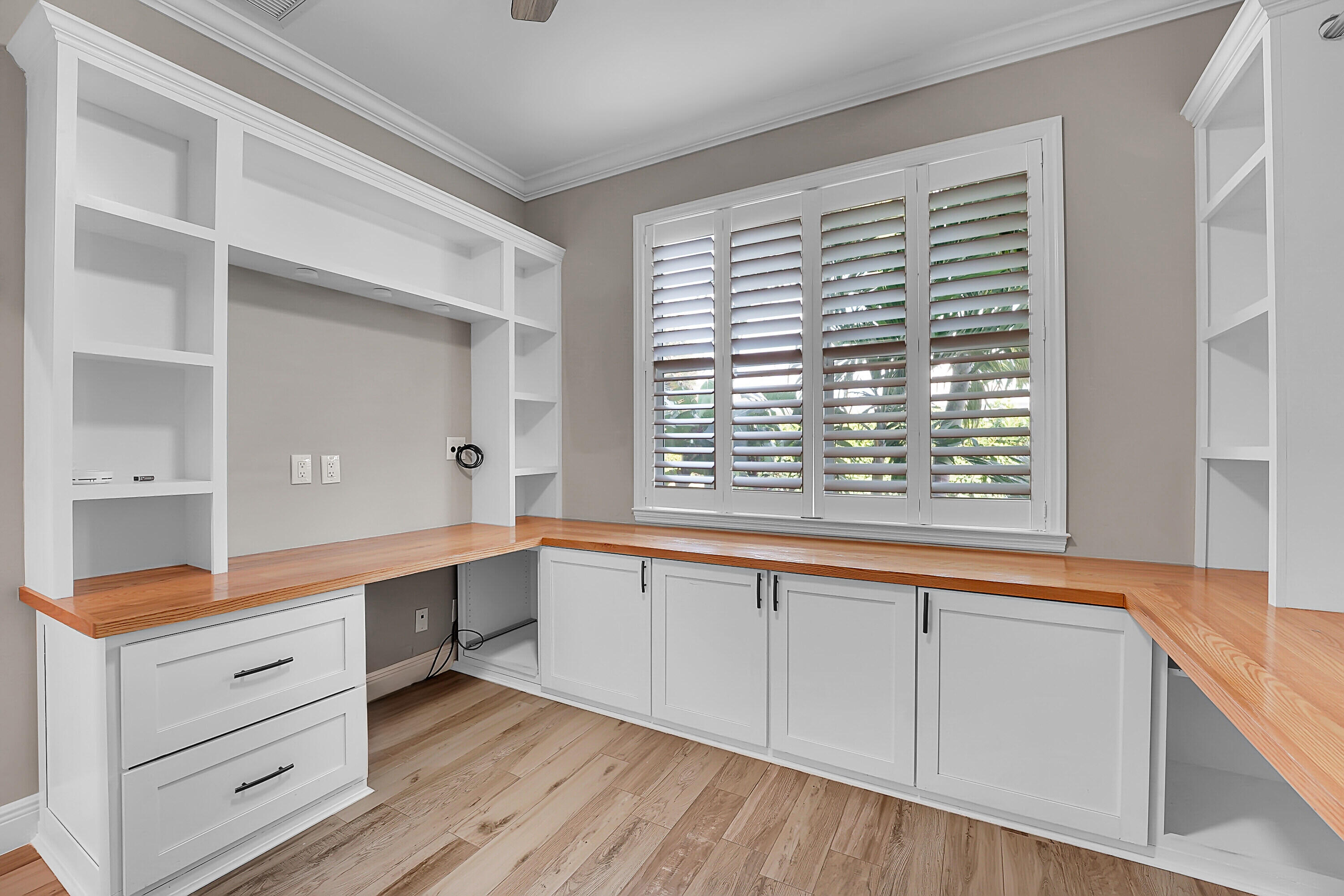 17735 Cinquez Park Road W