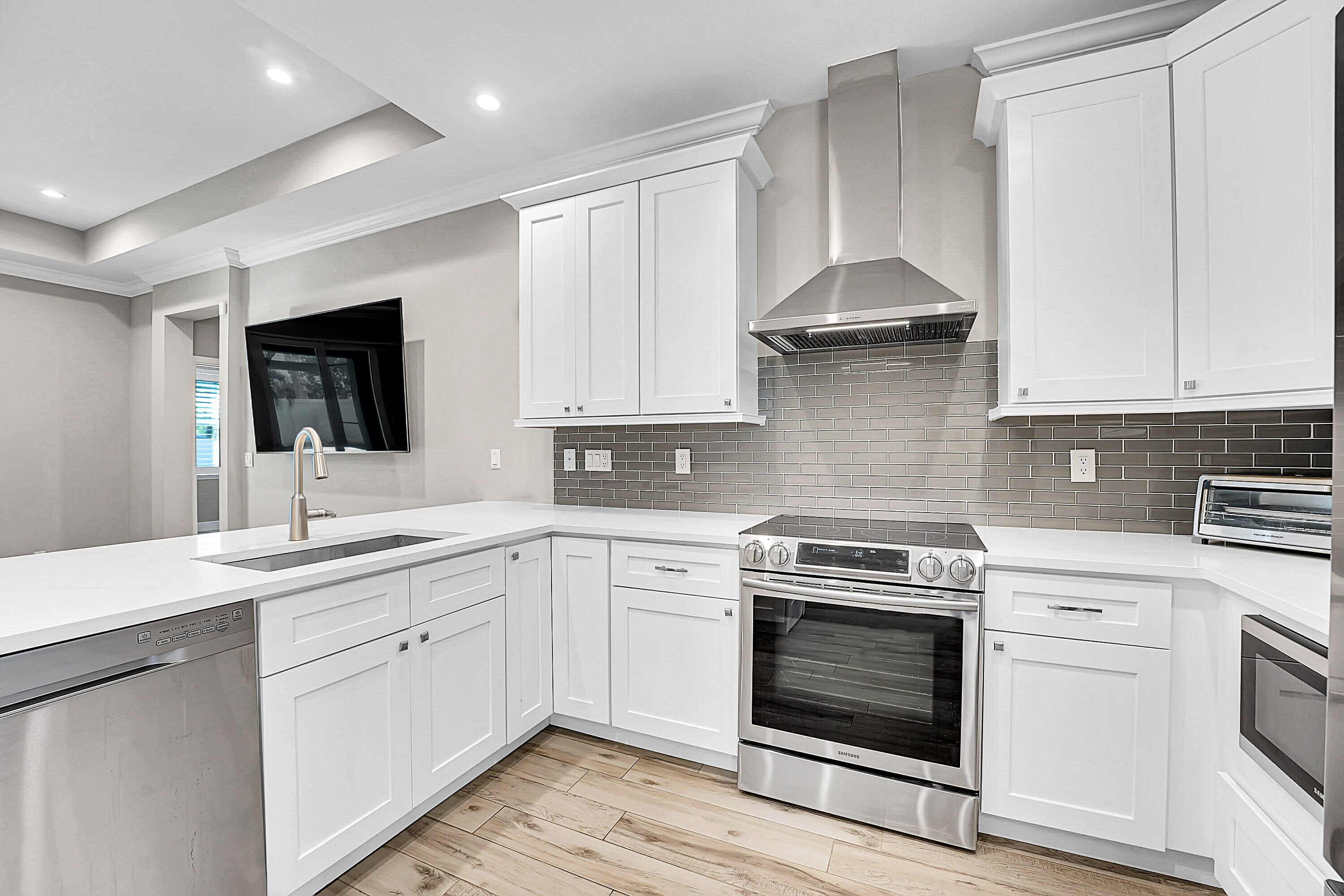 17735 Cinquez Park Road W