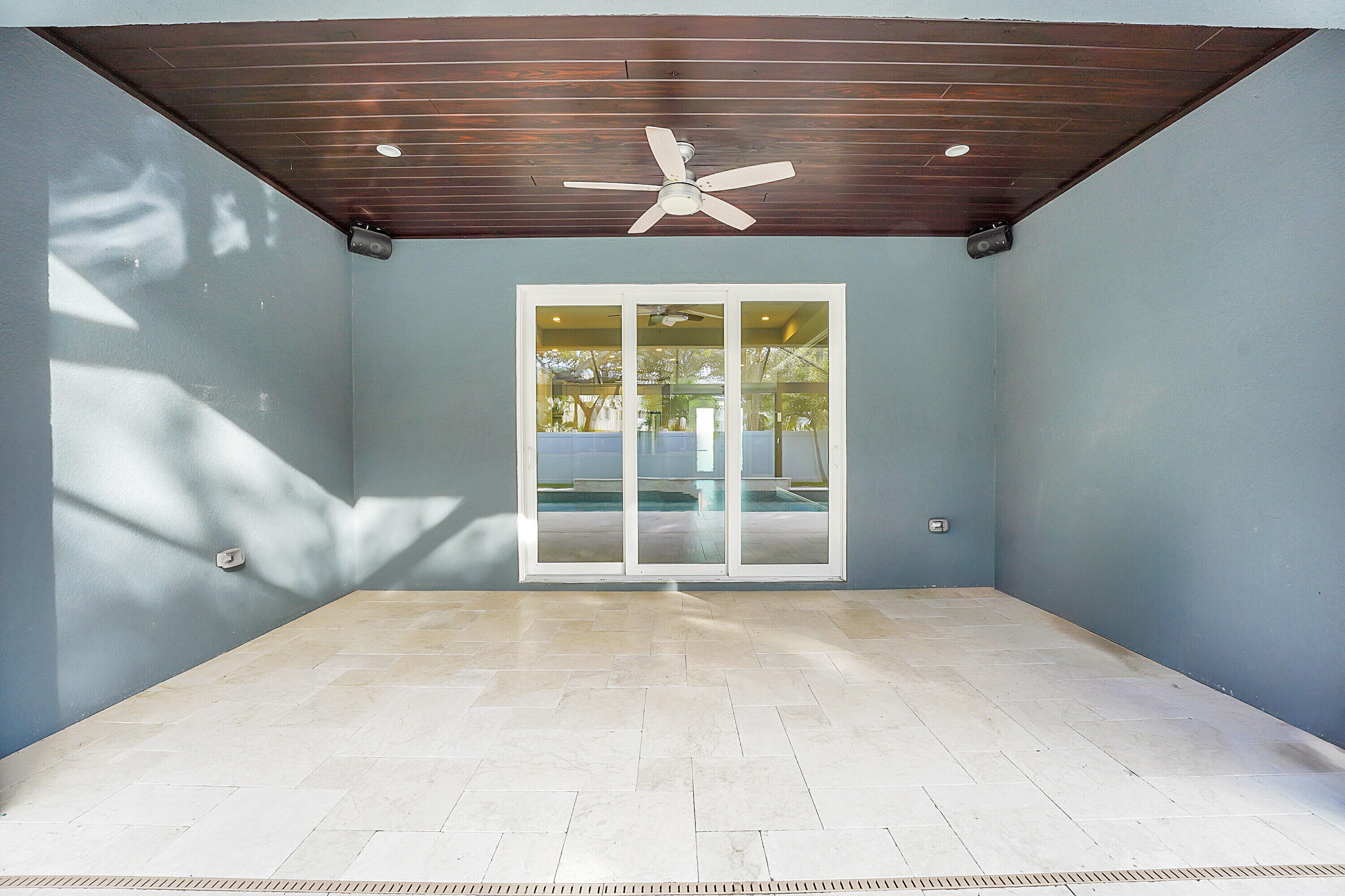 17735 Cinquez Park Road W