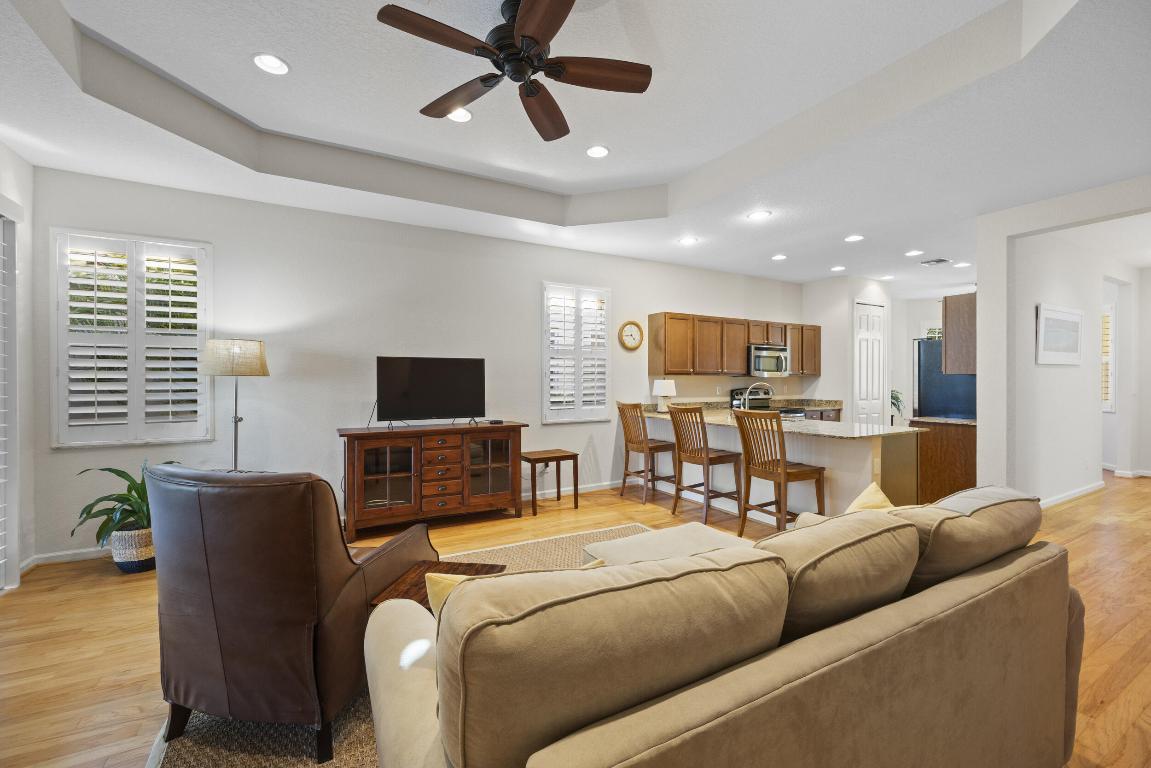 6301 SE Turn Leaf Trail