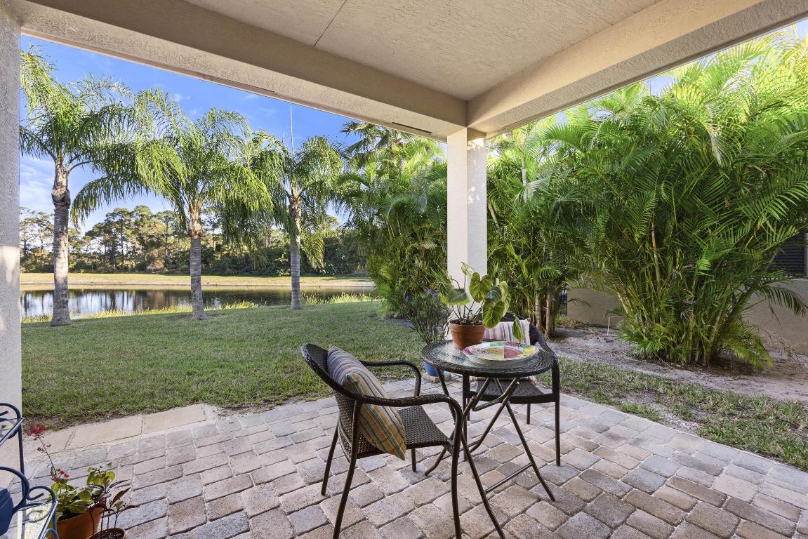 6301 SE Turn Leaf Trail