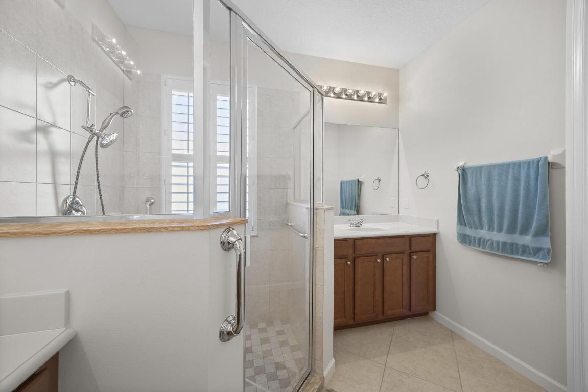 6301 SE Turn Leaf Trail