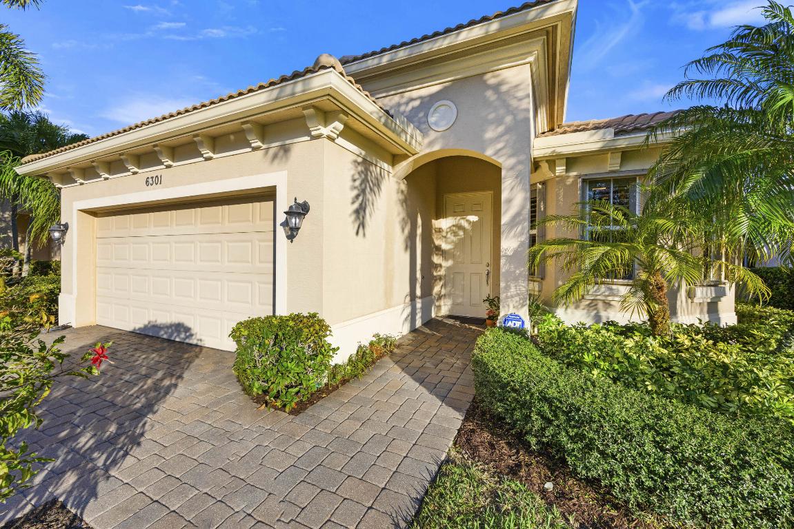 6301 SE Turn Leaf Trail