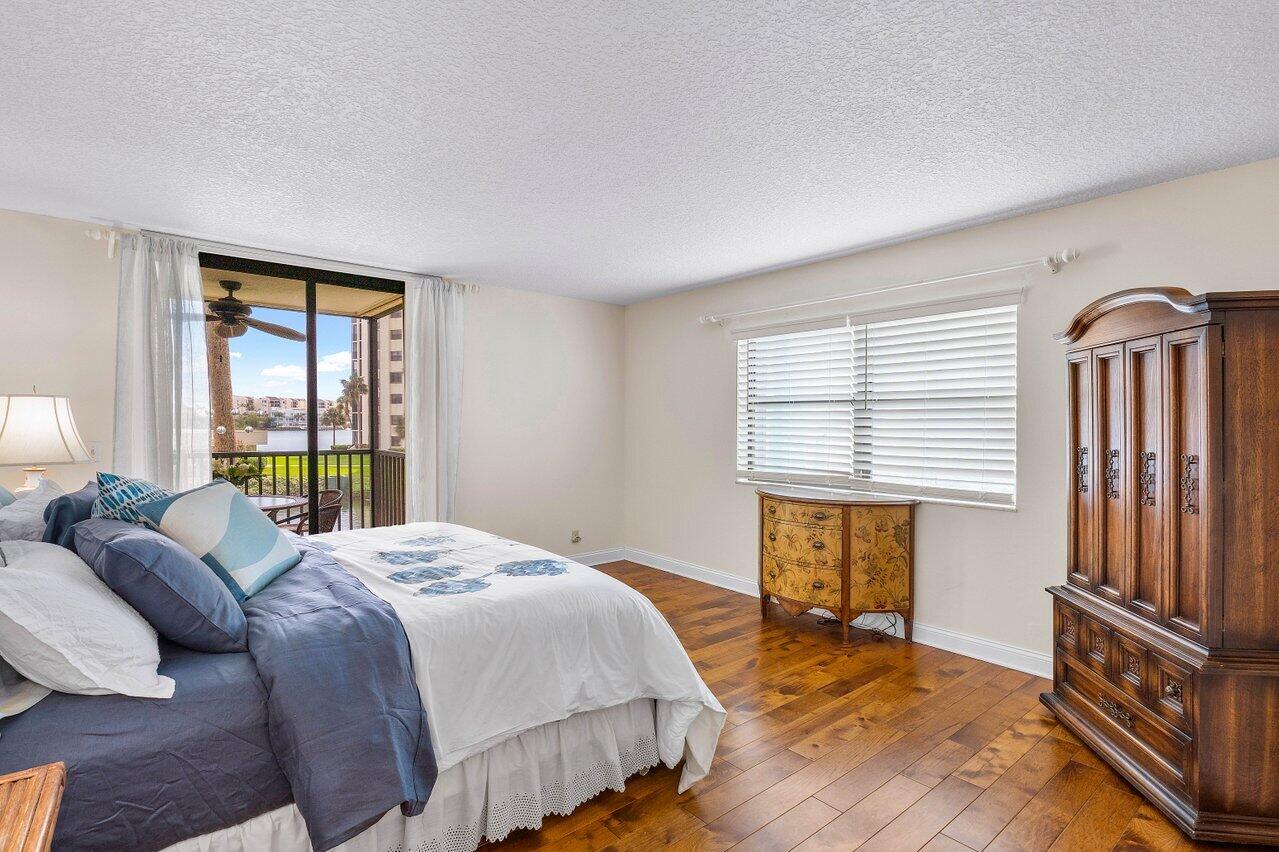 19800 Sandpointe Bay Drive 205