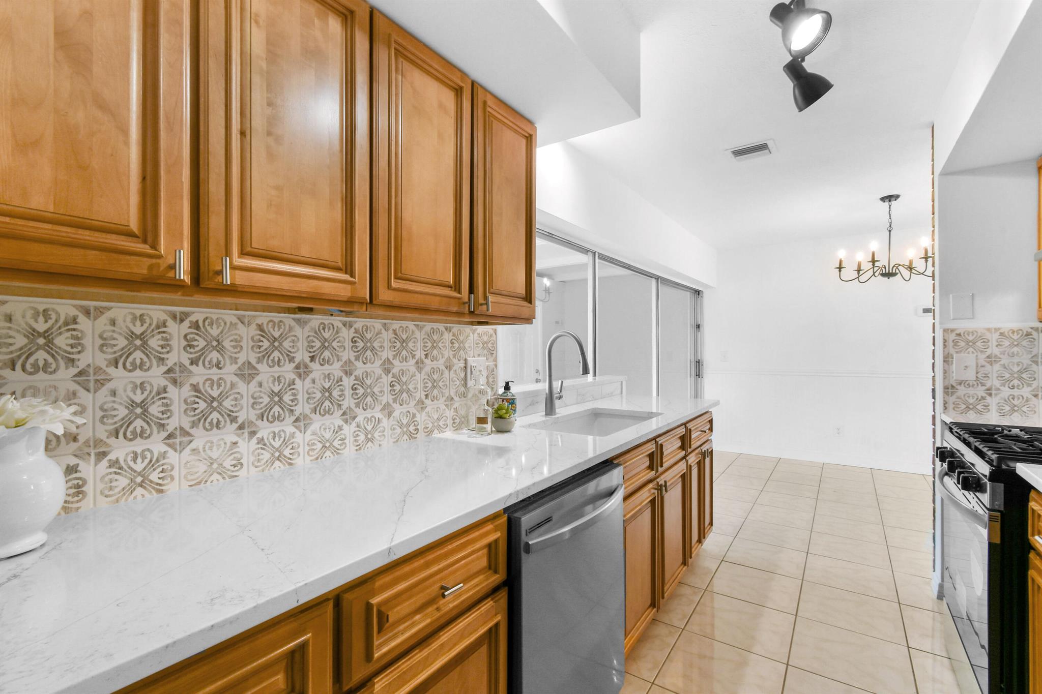 507 NW Billiar Avenue