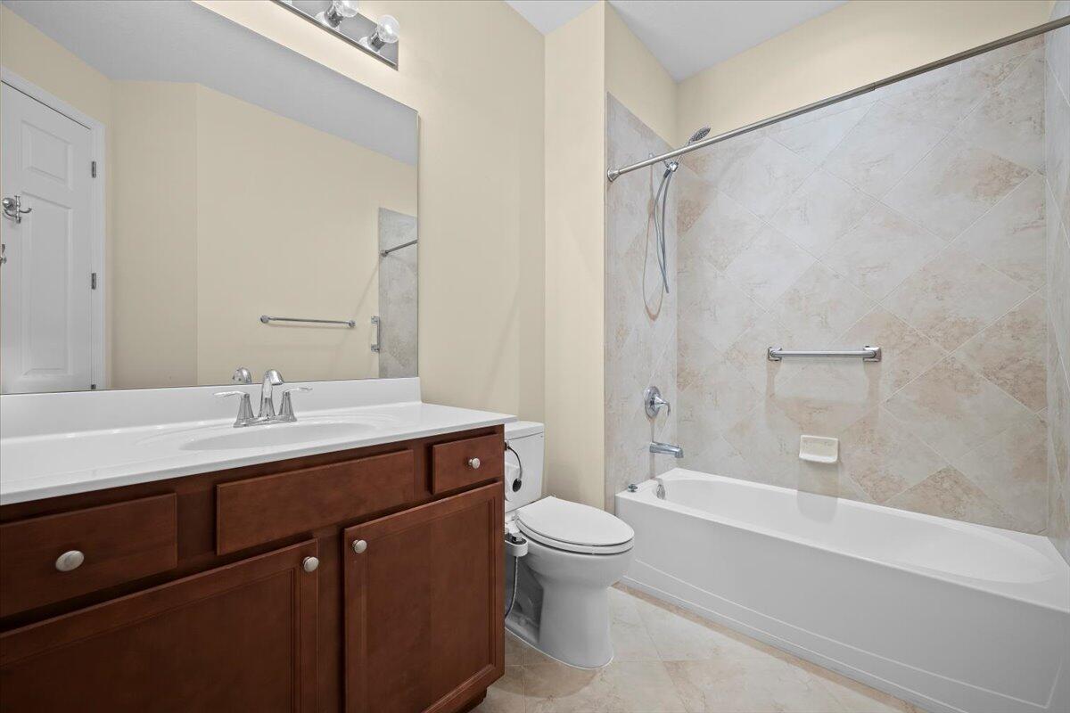 535 SW Glen Crest Way