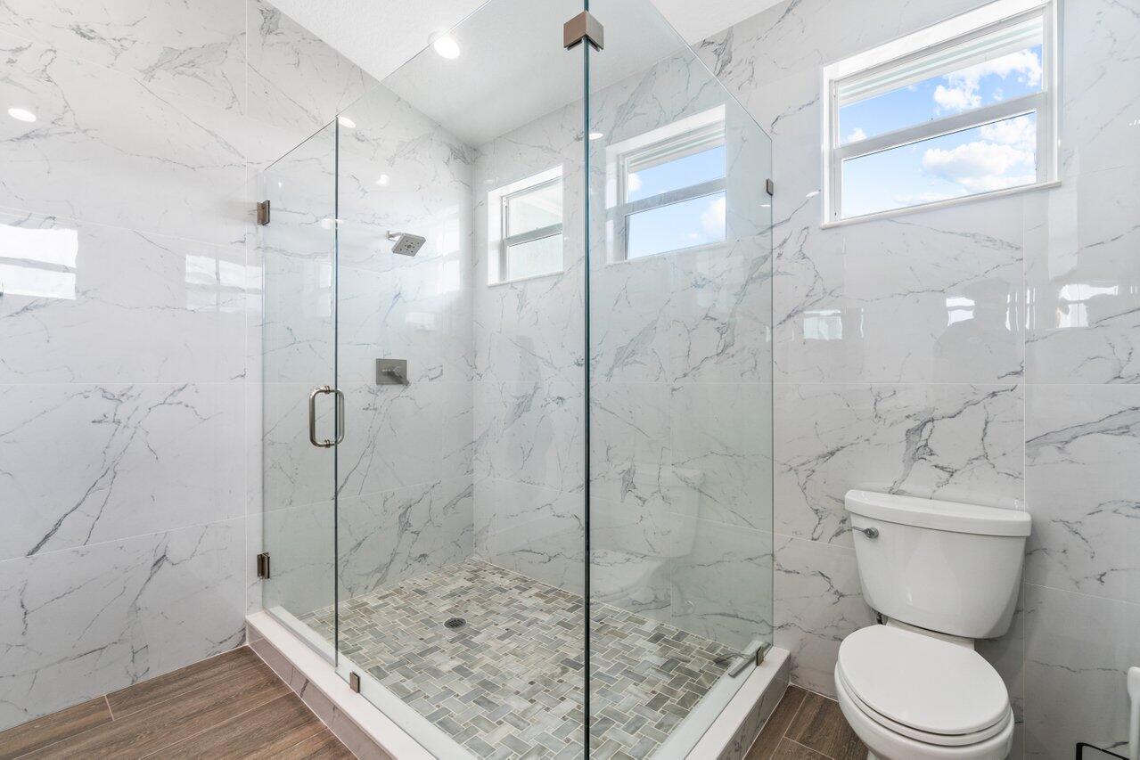 9427 SE Athena Street