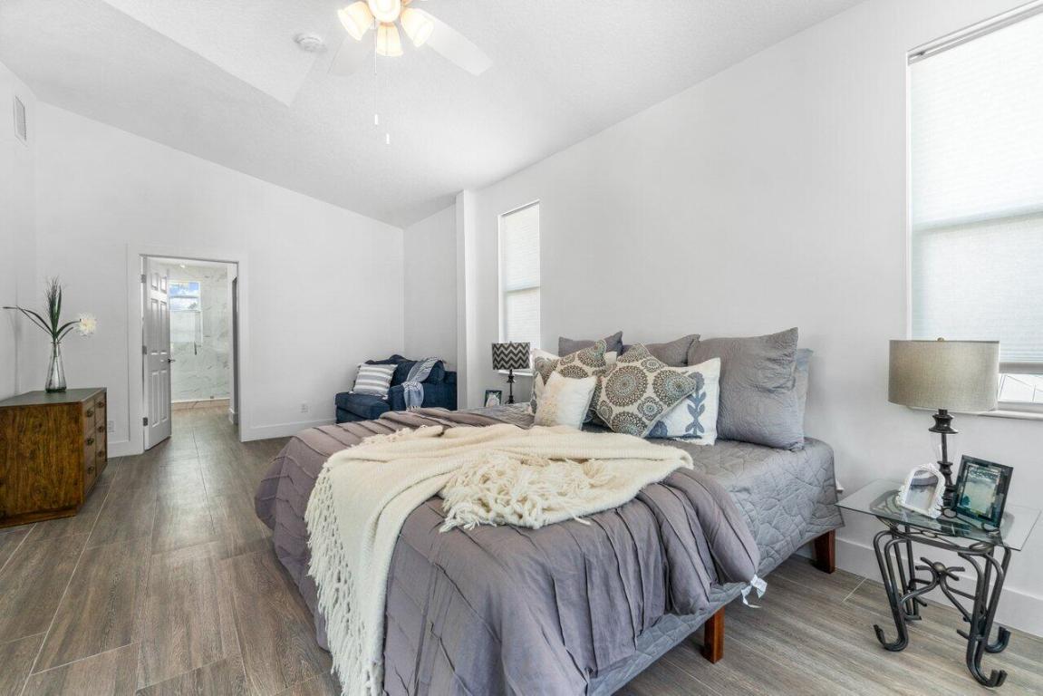 9427 SE Athena Street