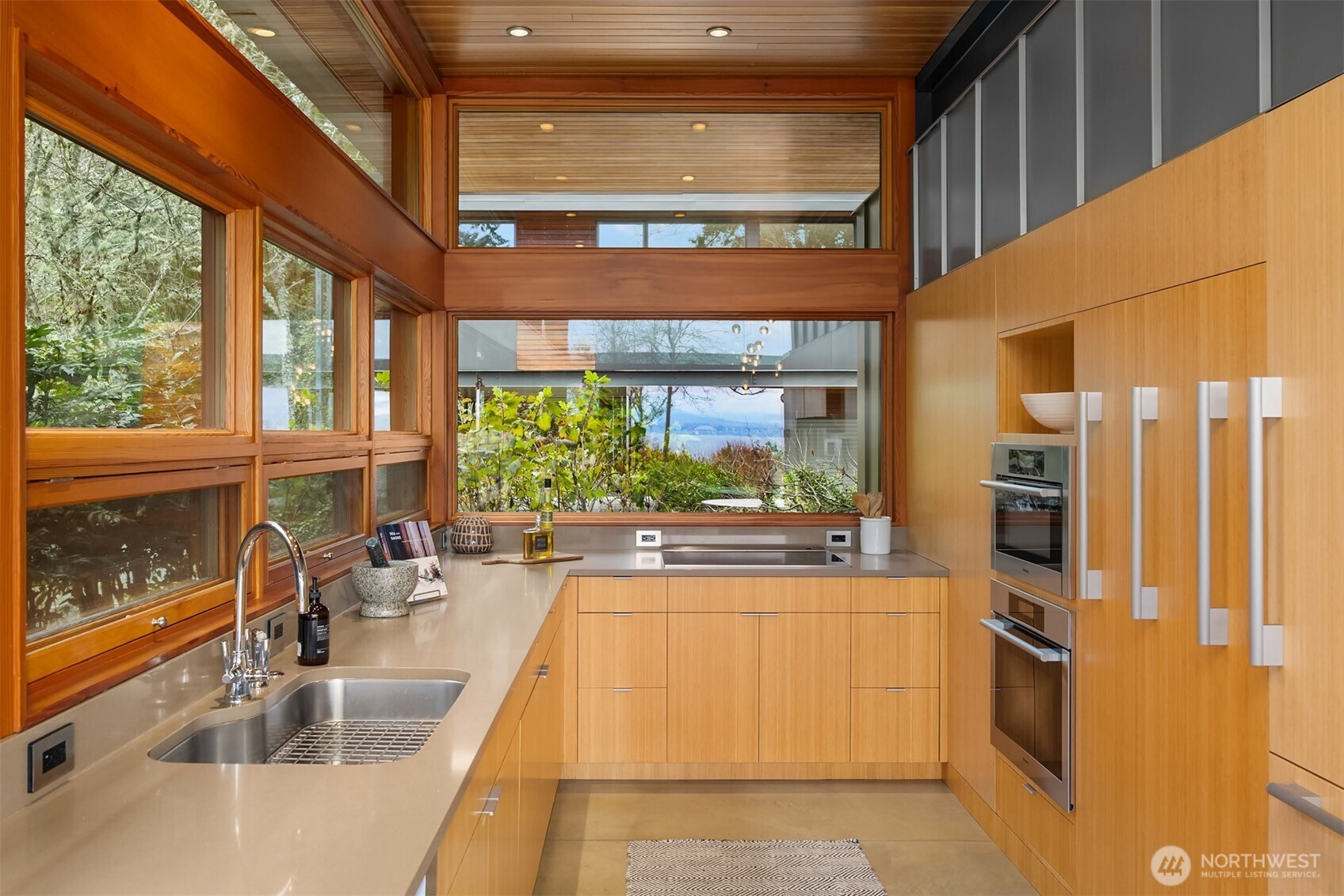 7268 Madrona Drive NE