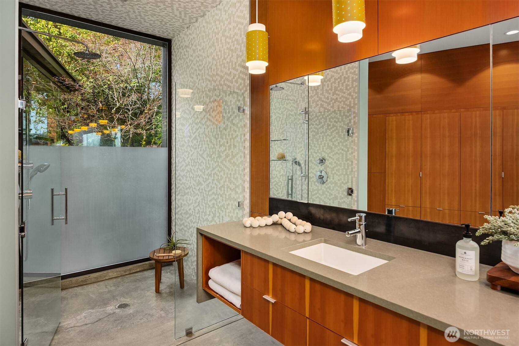 7268 Madrona Drive NE