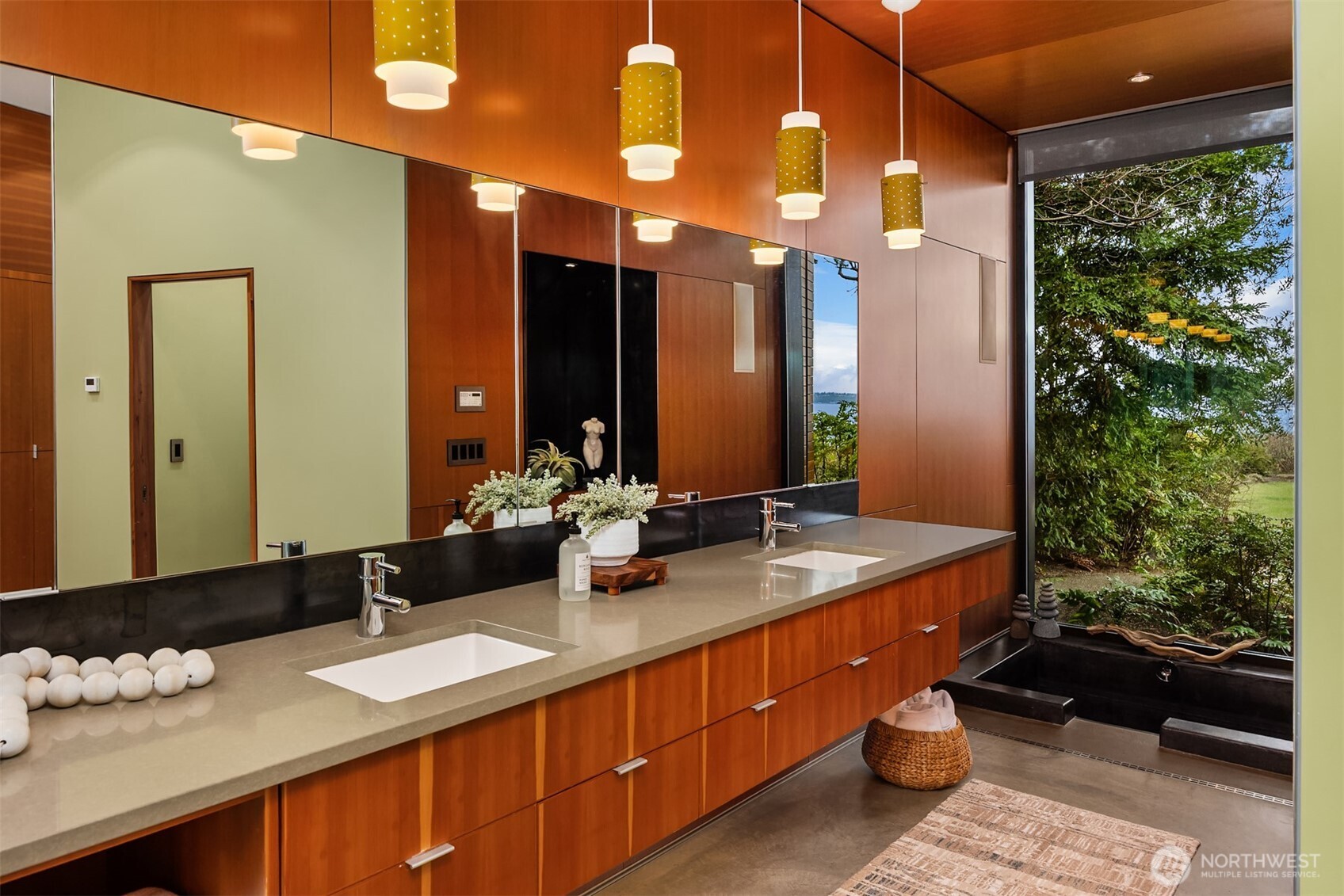 7268 Madrona Drive NE