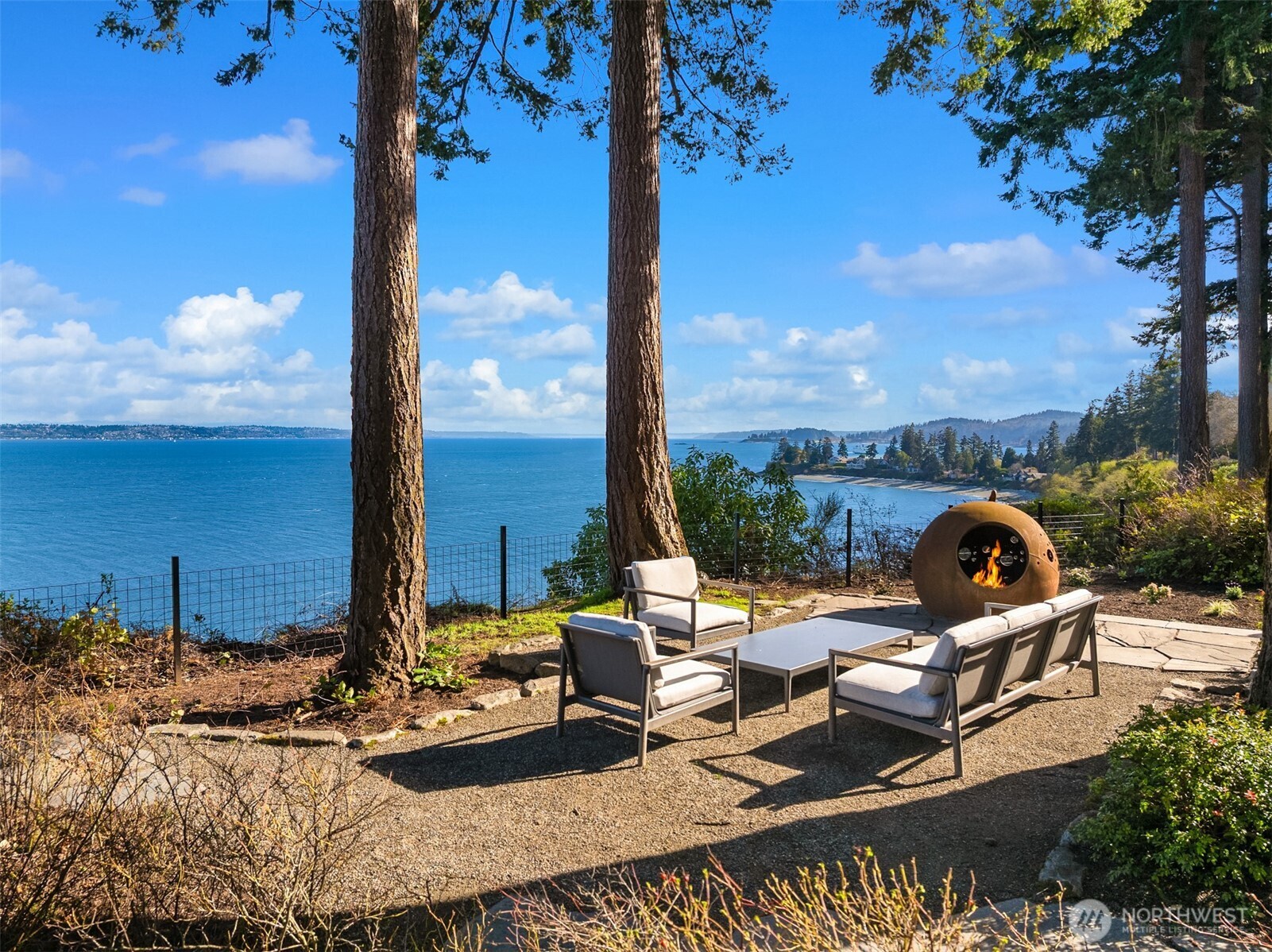 7268 Madrona Drive NE