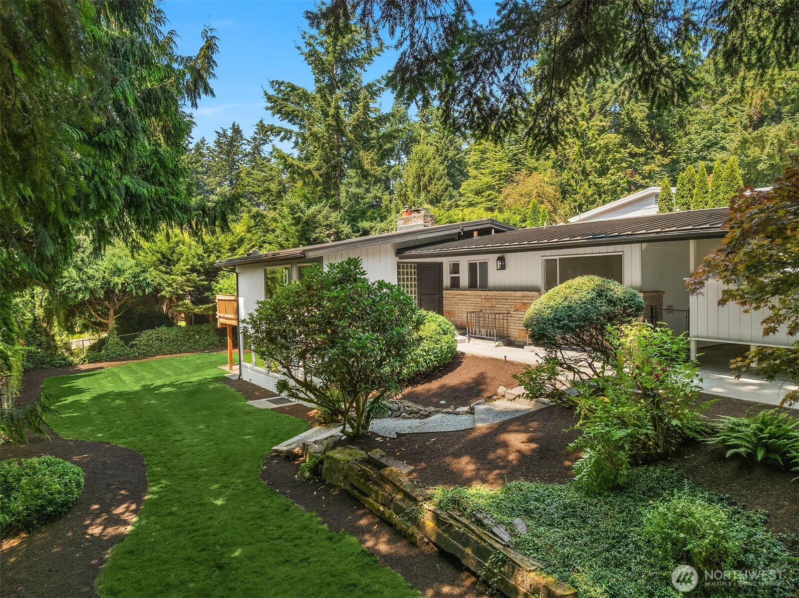 11215 Champagne Point Road NE