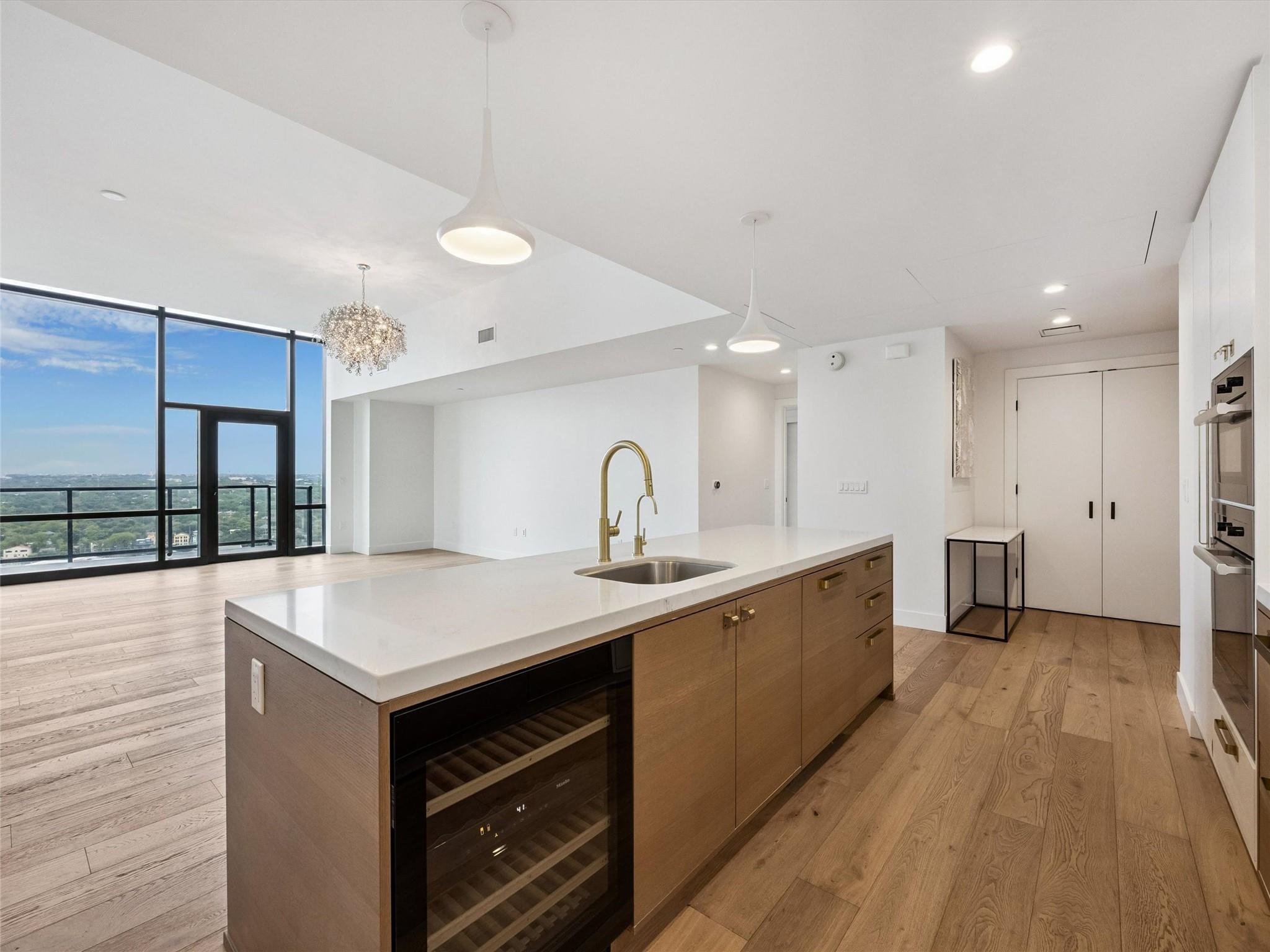 Lakeview at 70 Rainey