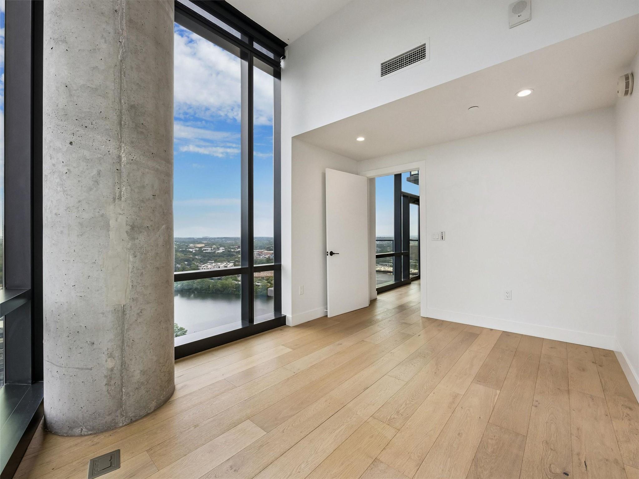 Lakeview at 70 Rainey