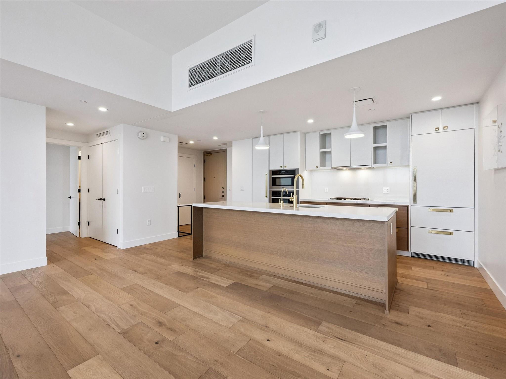 Lakeview at 70 Rainey