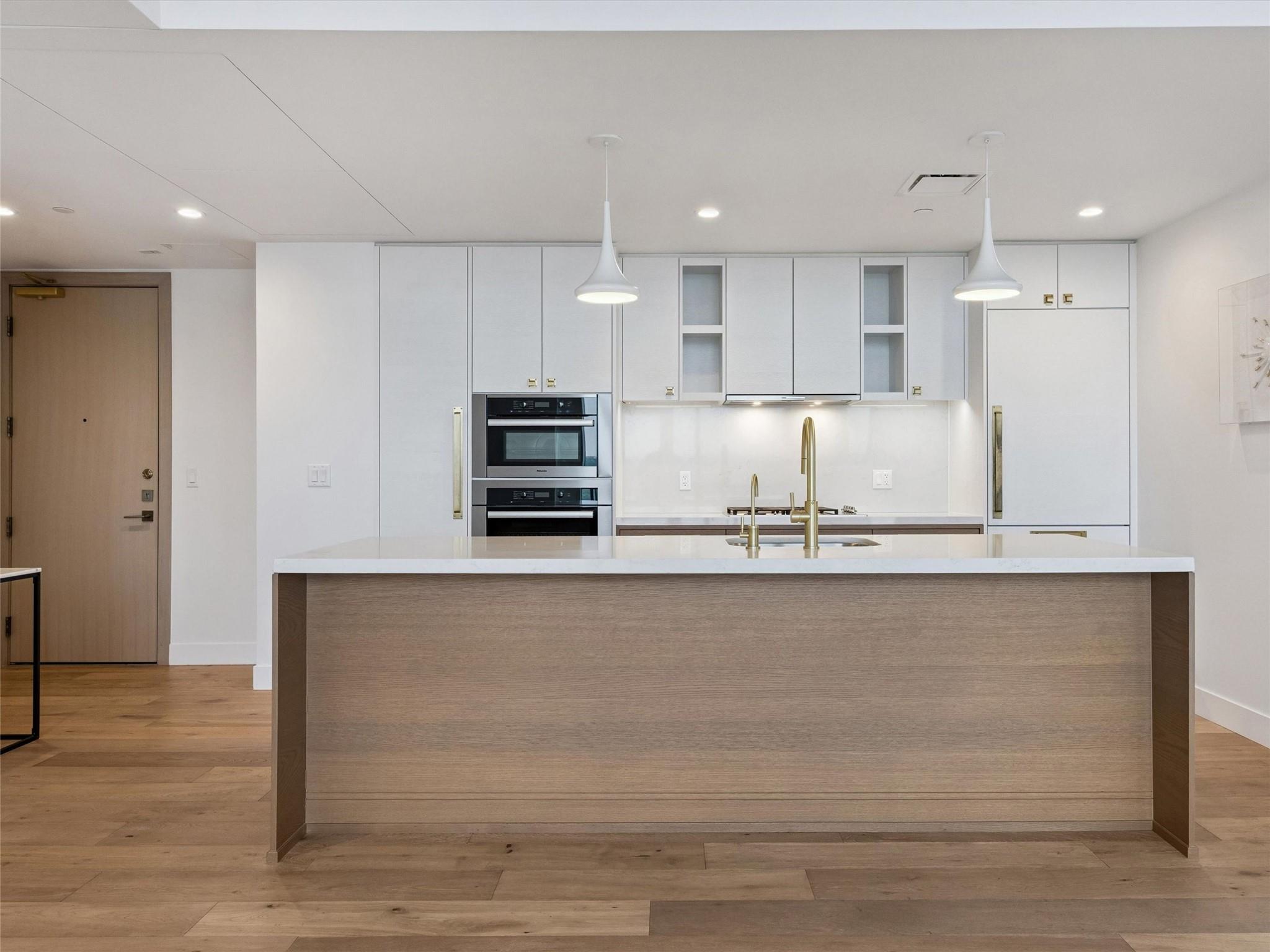 Lakeview at 70 Rainey