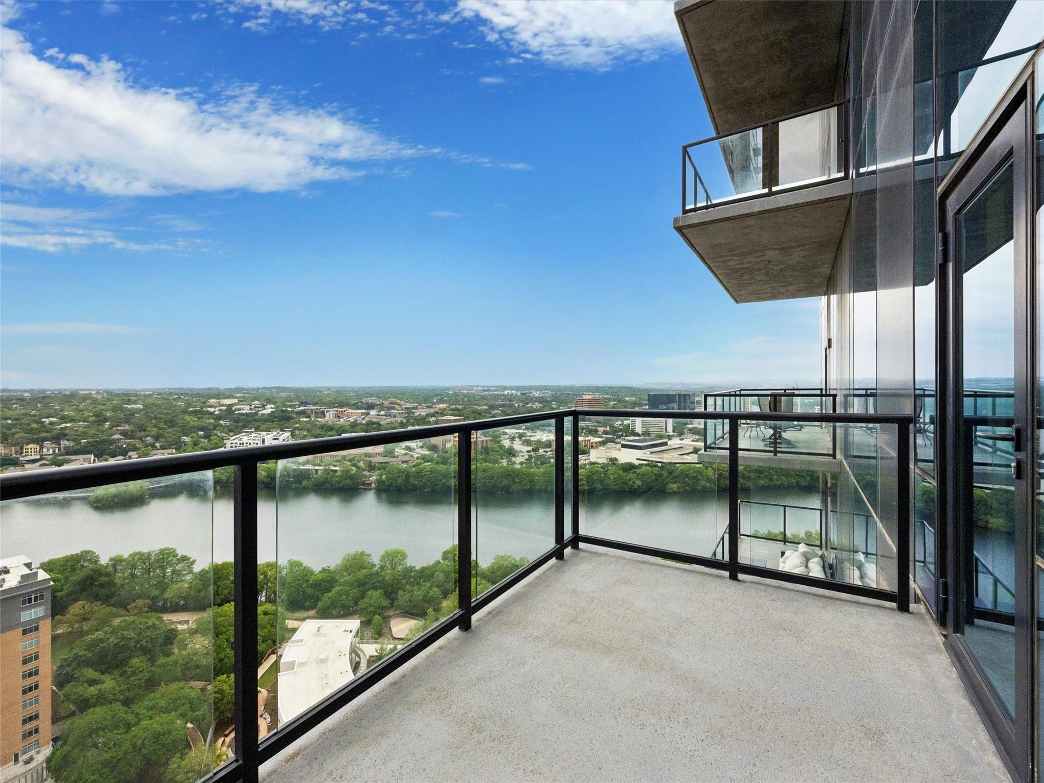 Lakeview at 70 Rainey