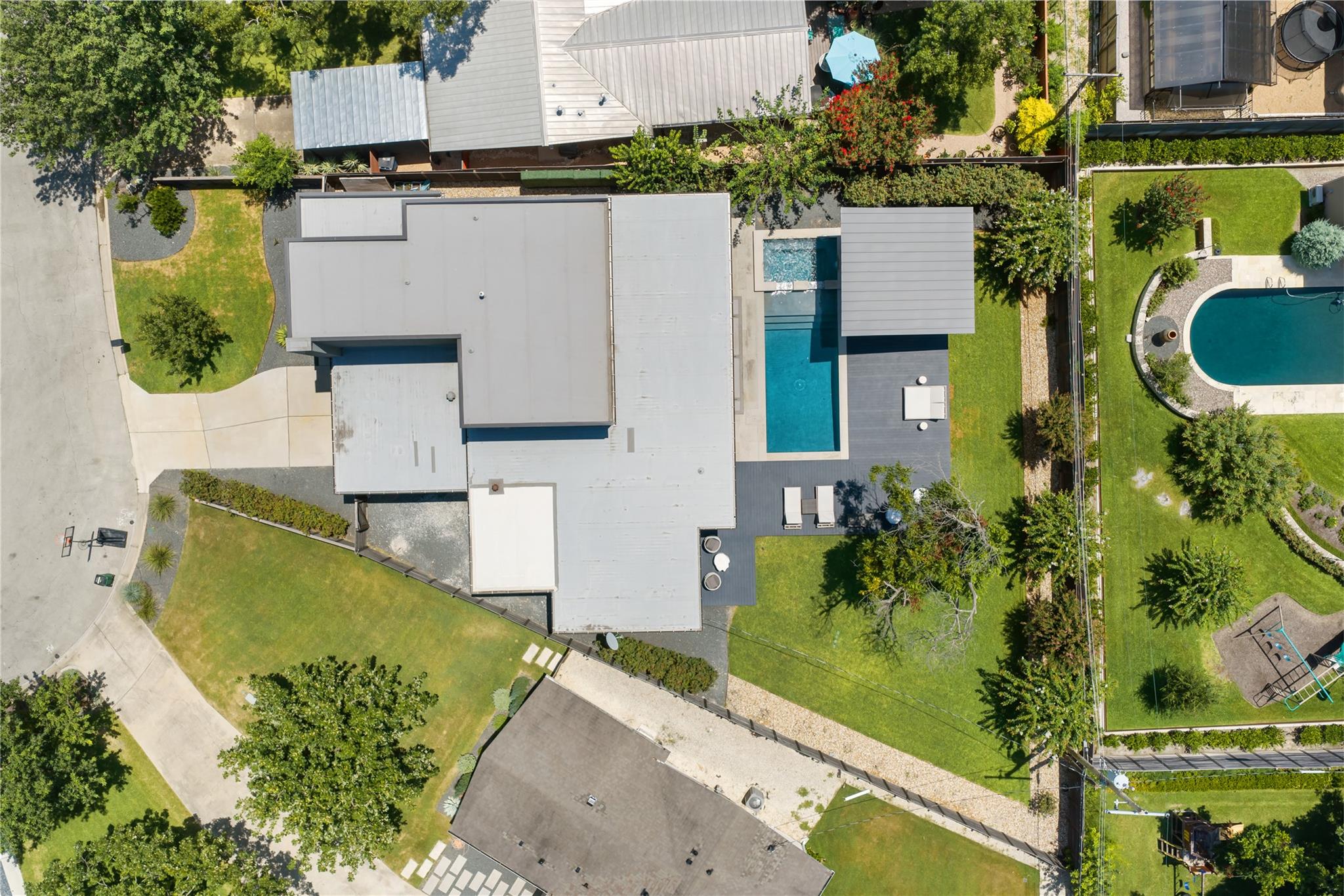 5004 Highland CT