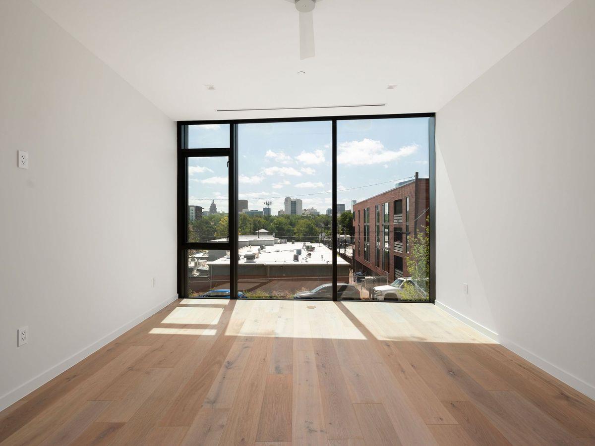 1006 Baylor ST # 202