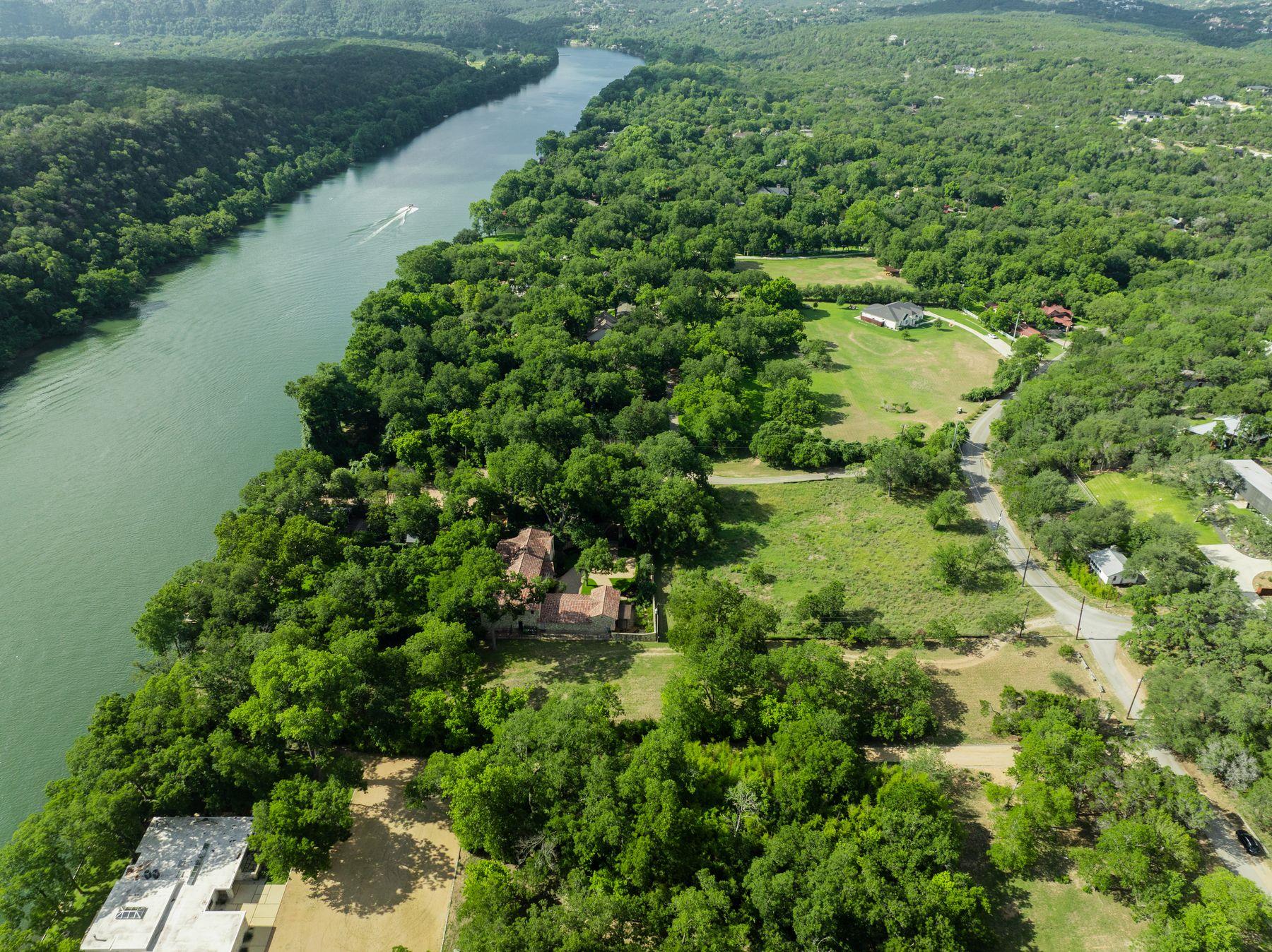 2701 River Hills RD