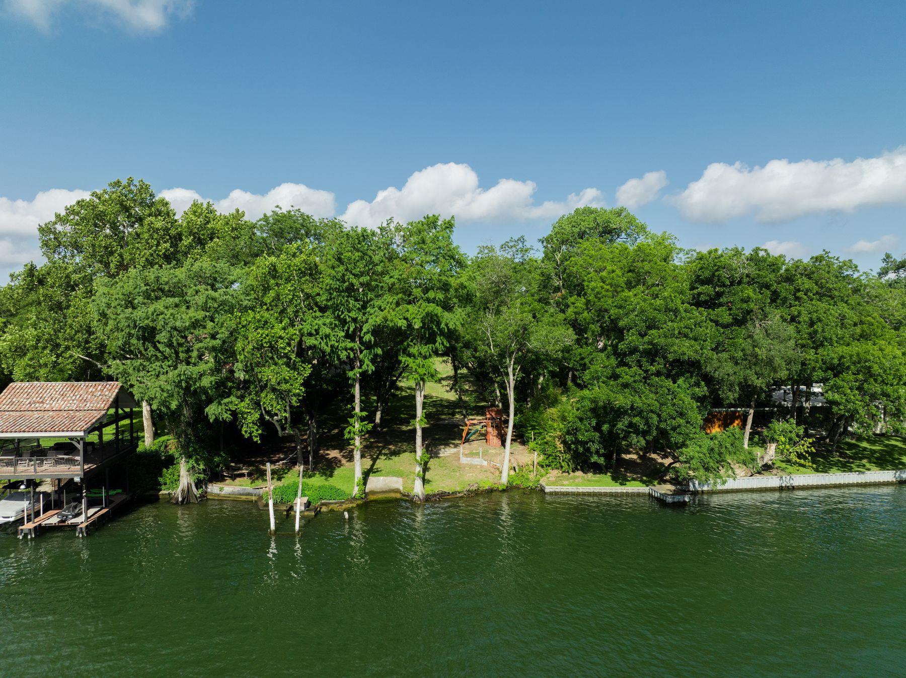 2701 River Hills RD