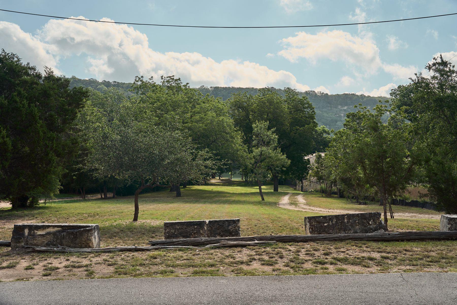 2701 River Hills RD