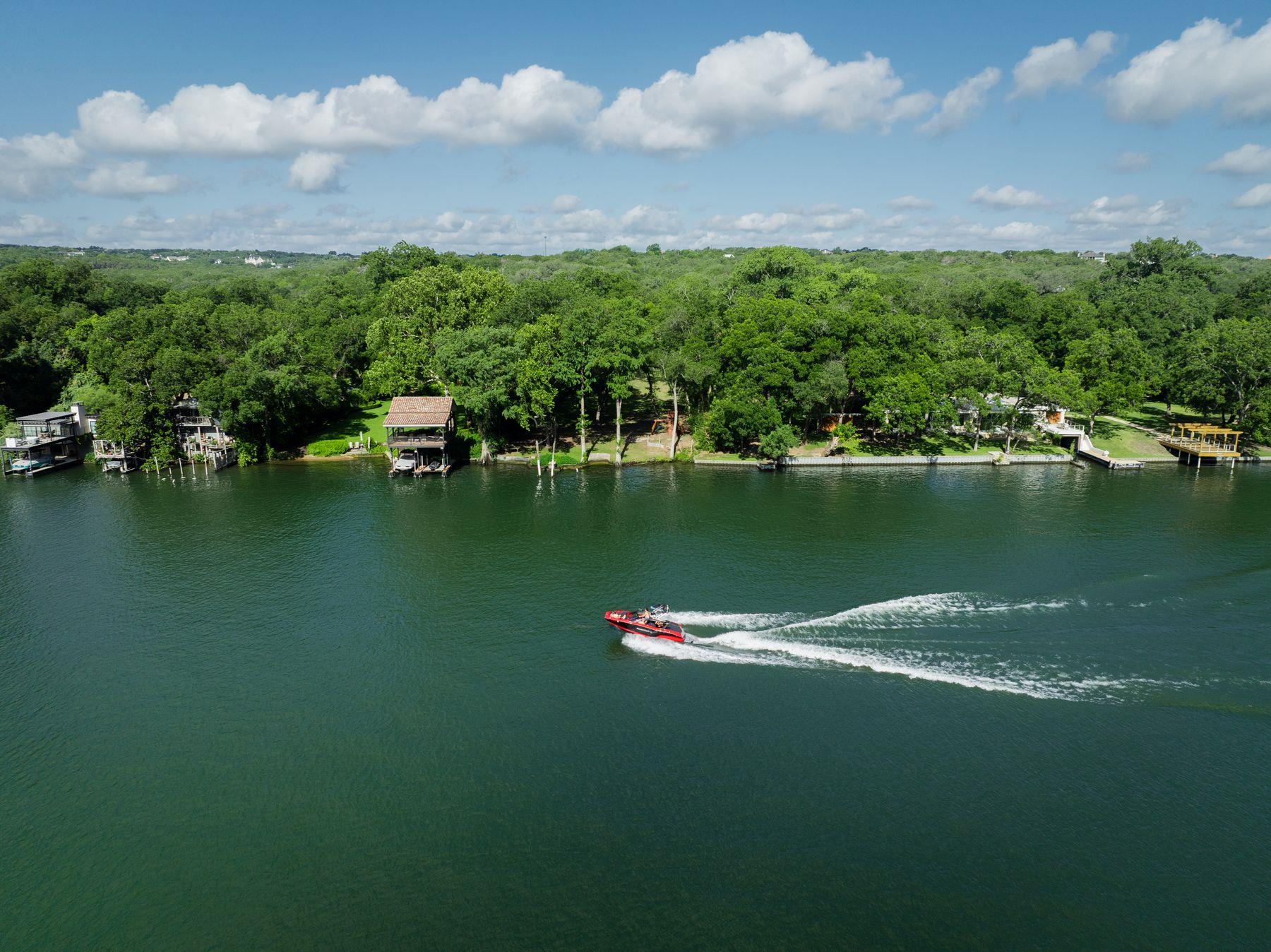 2701 River Hills RD
