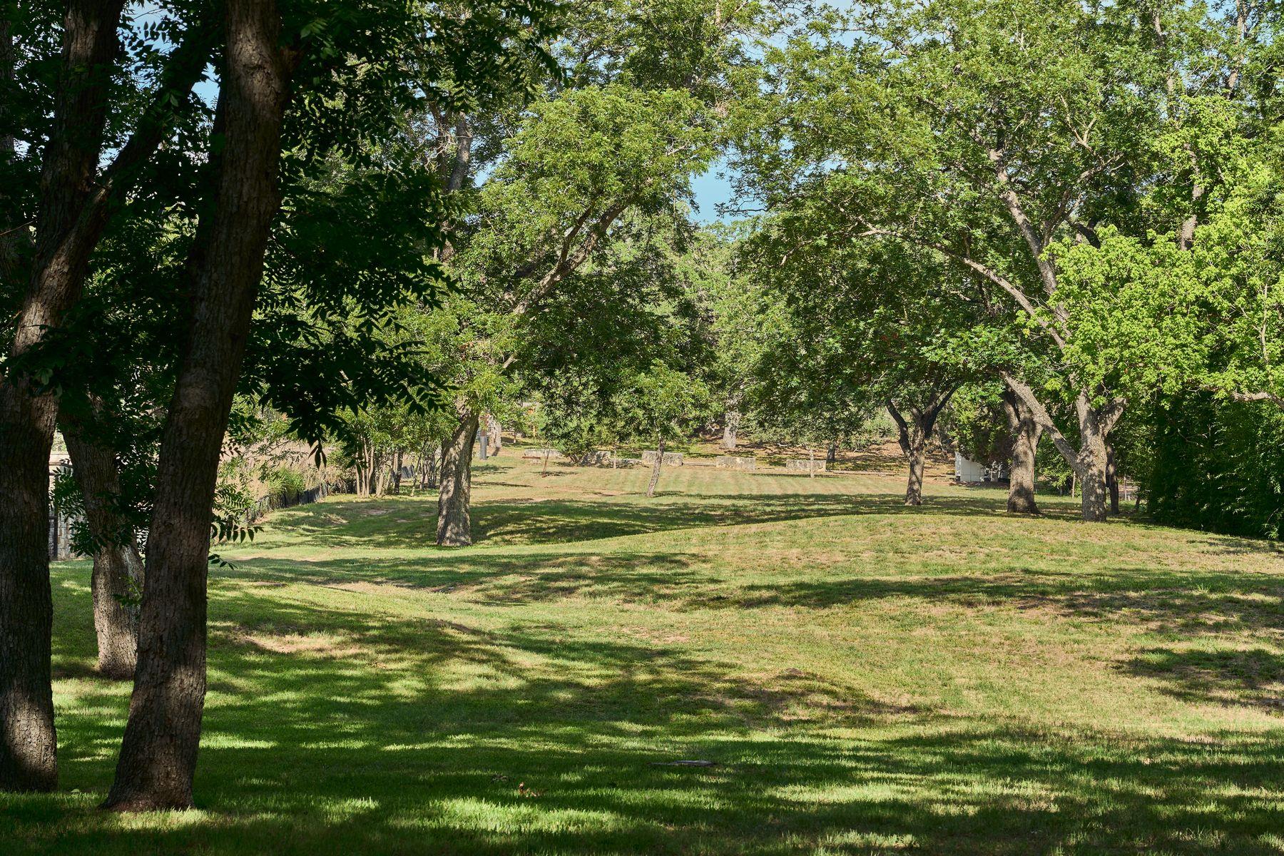 2701 River Hills RD