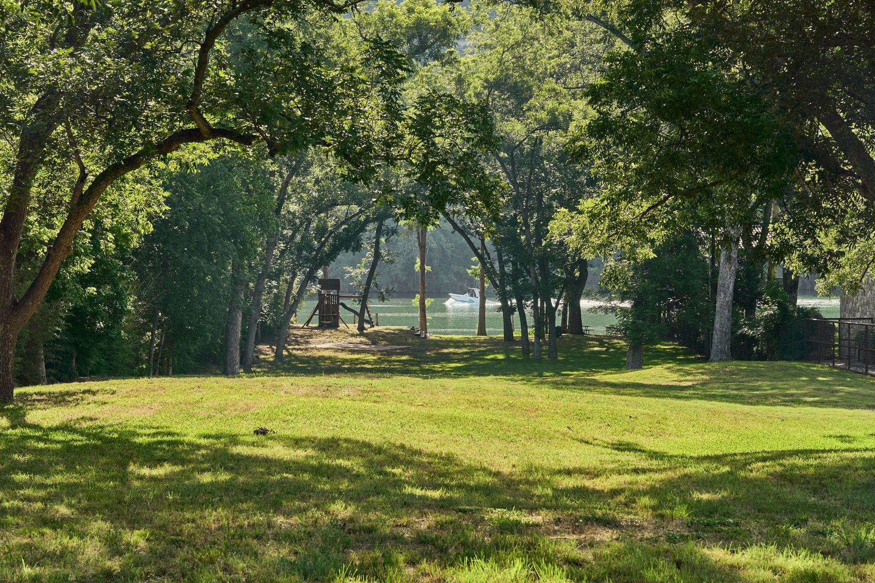 2701 River Hills RD