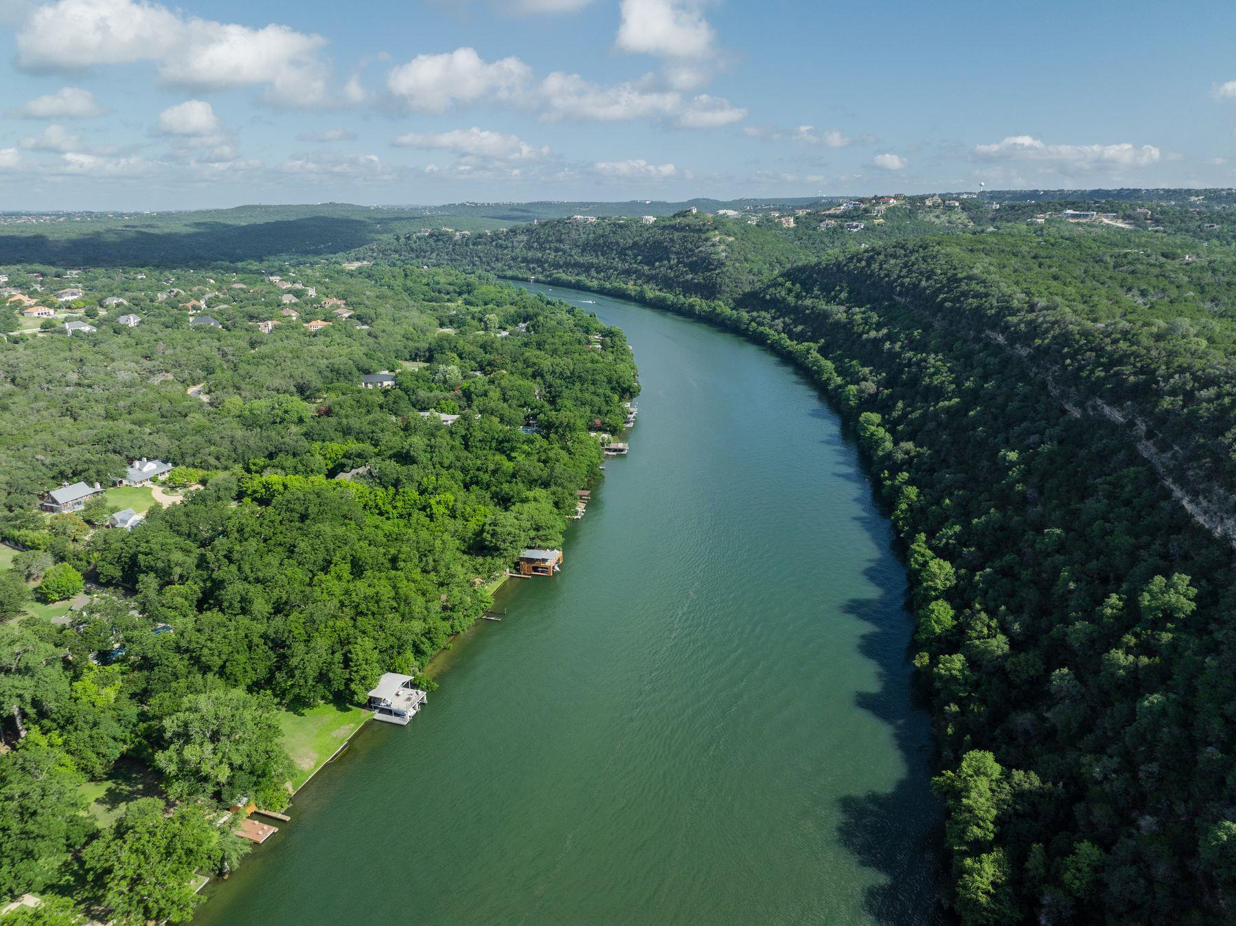 2701 River Hills RD