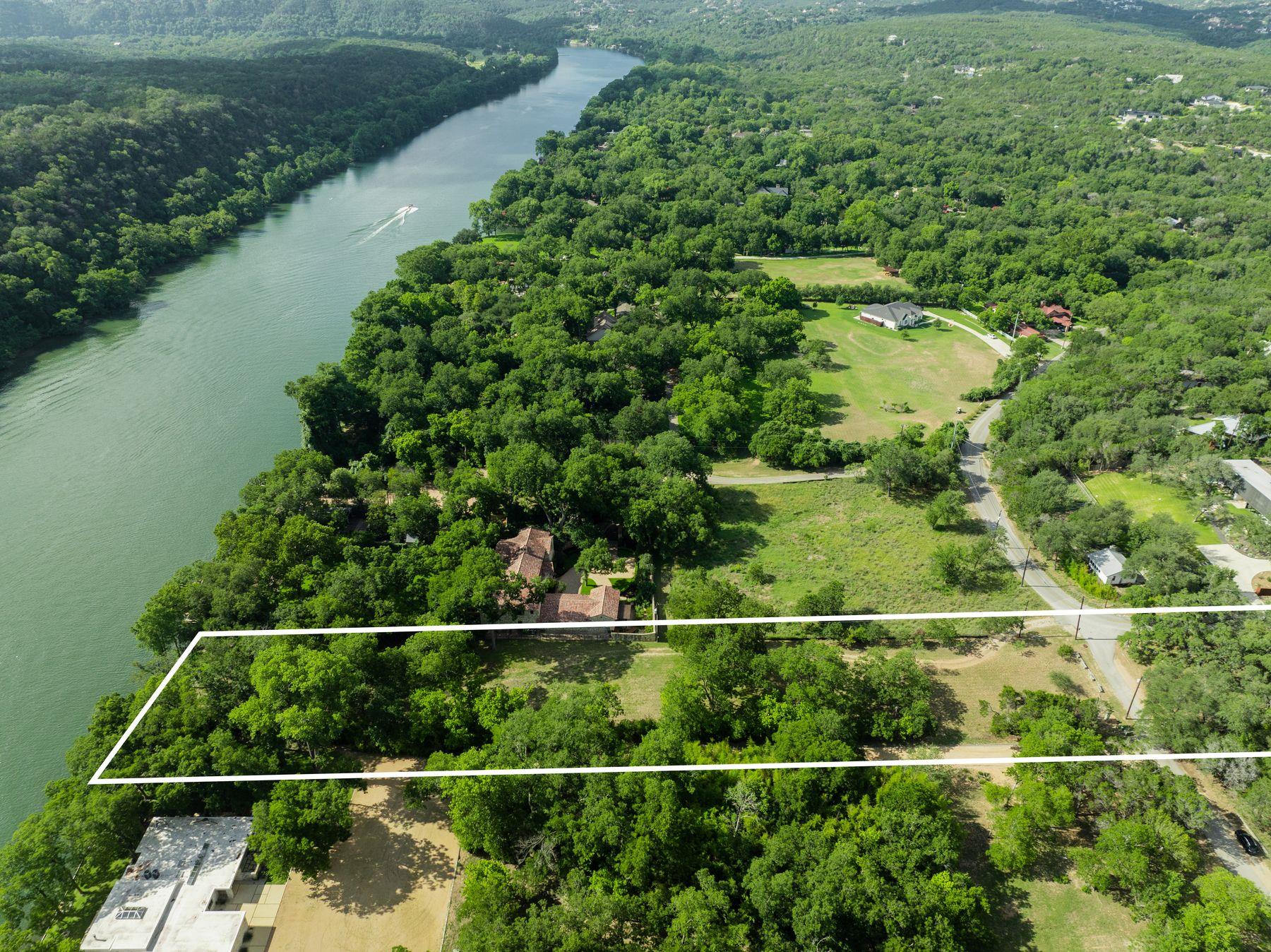 2701 River Hills RD