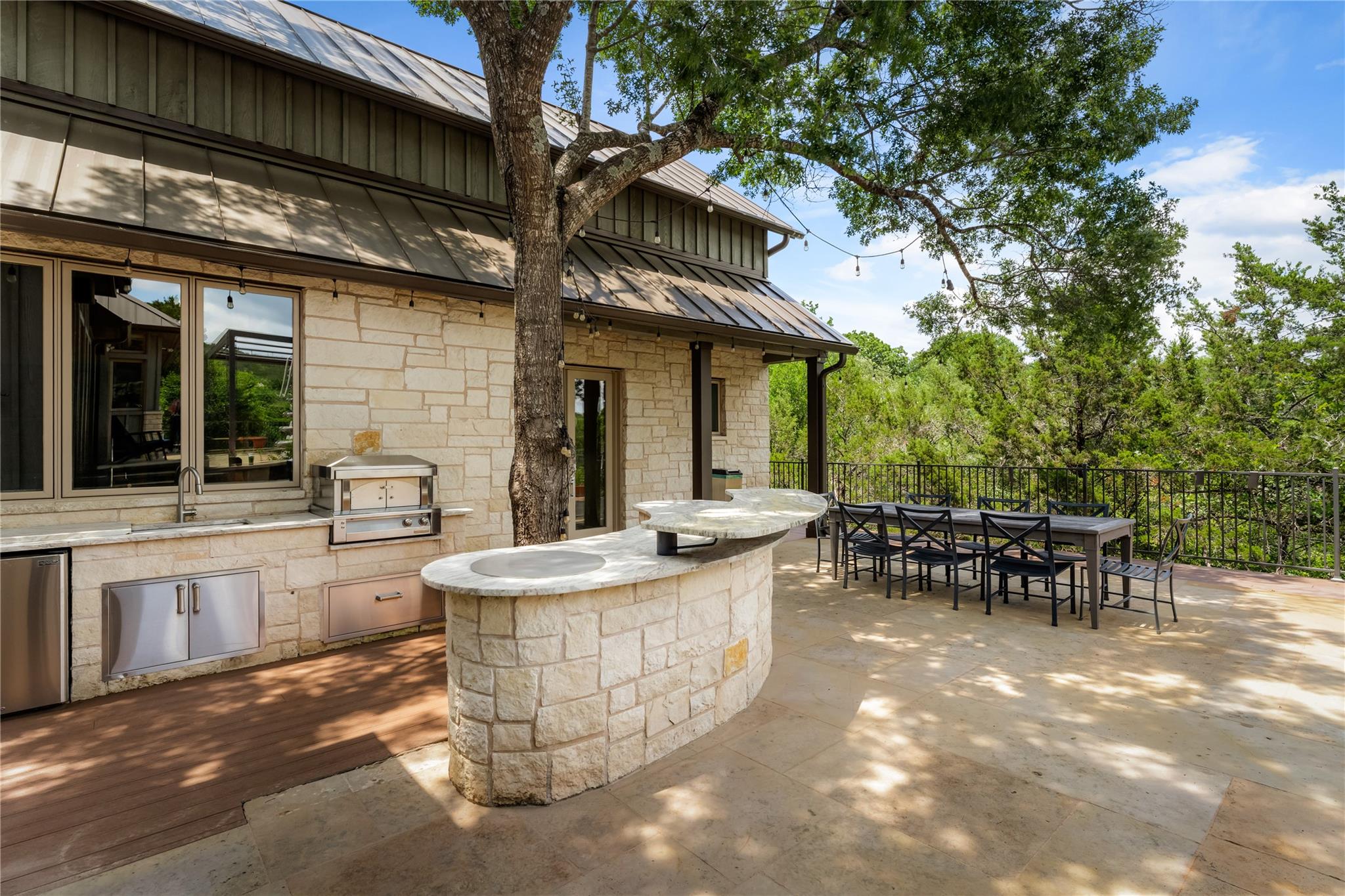 5 Clarendon LN