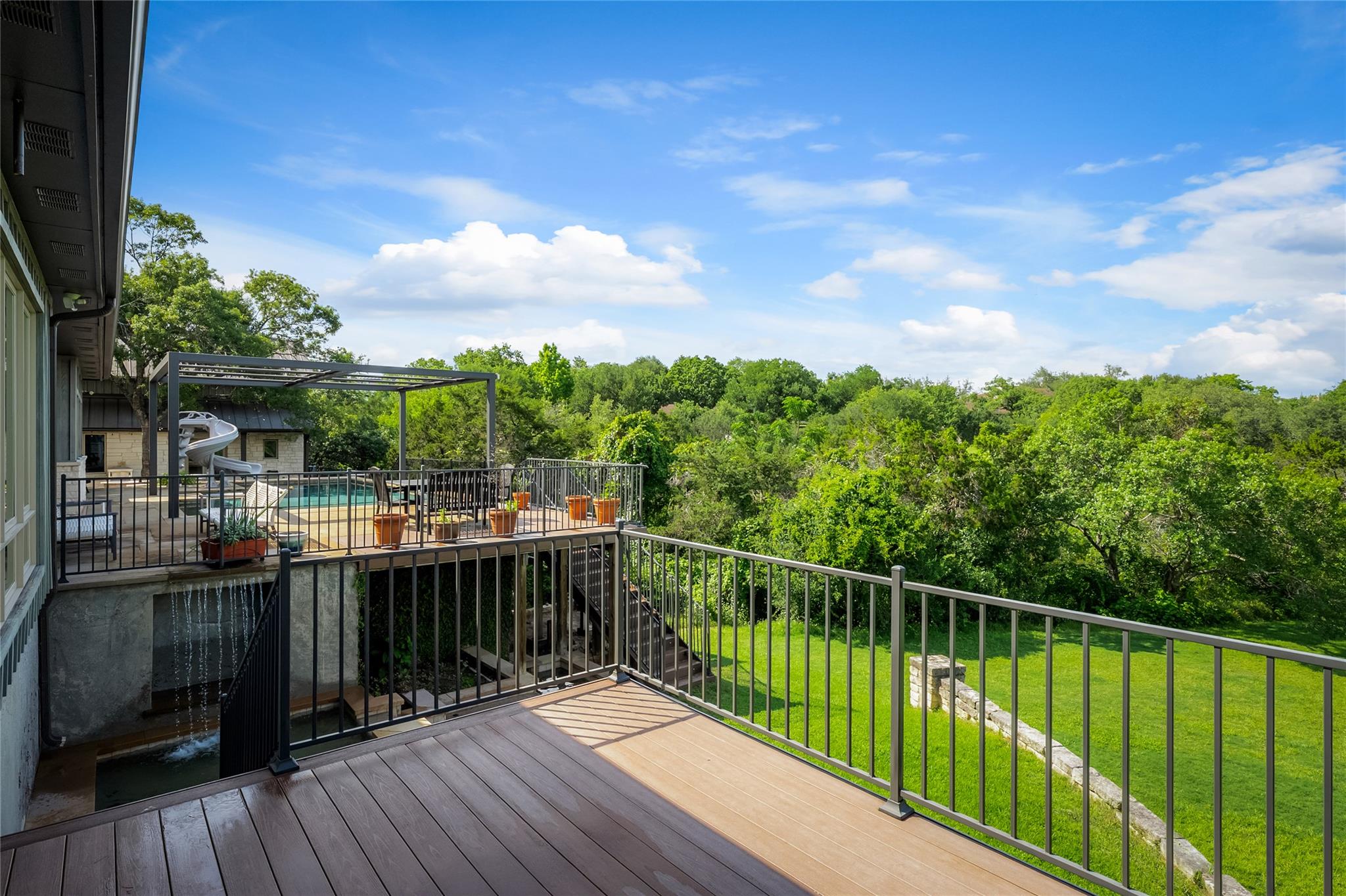 5 Clarendon LN