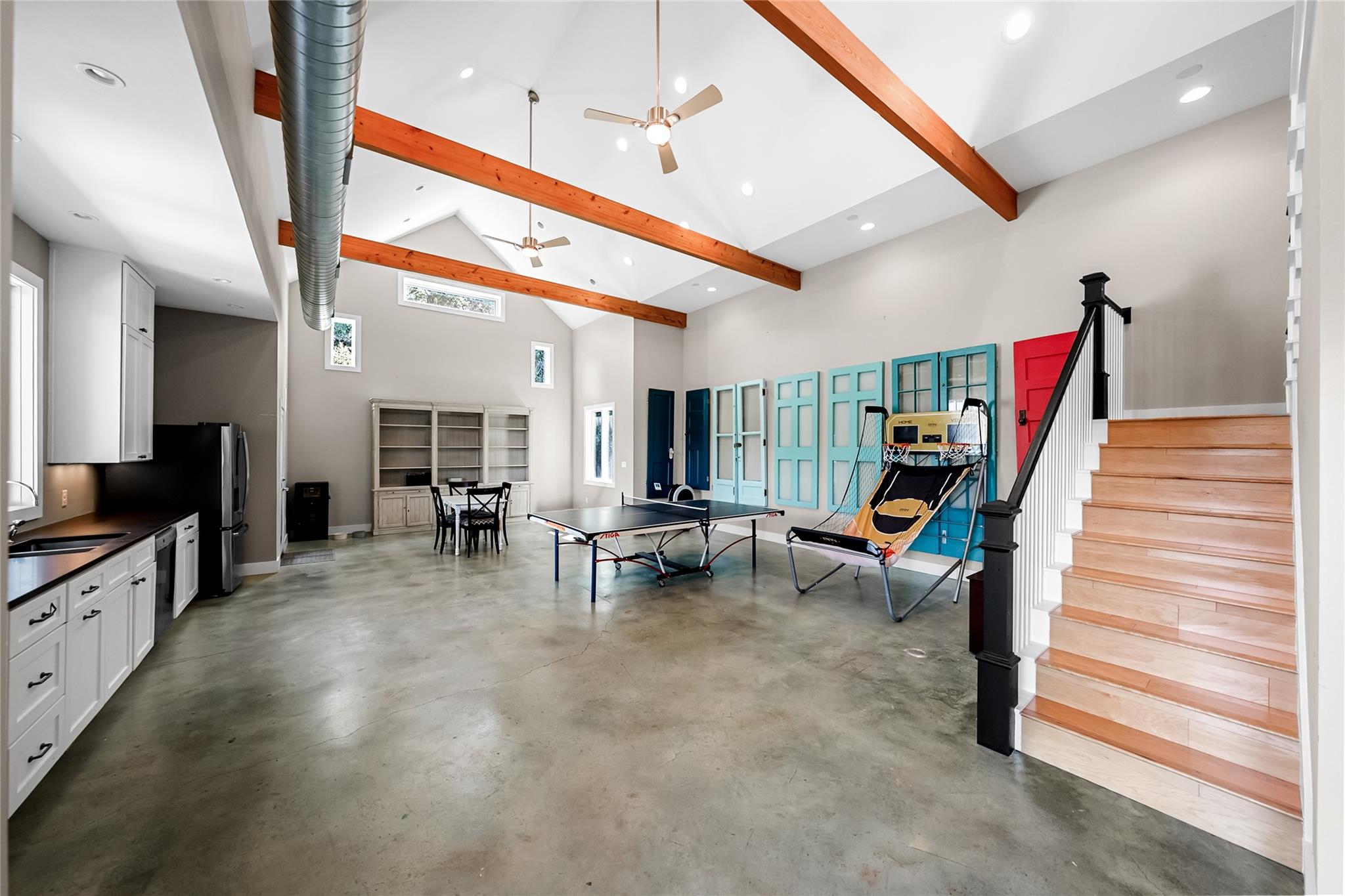 5 Clarendon LN