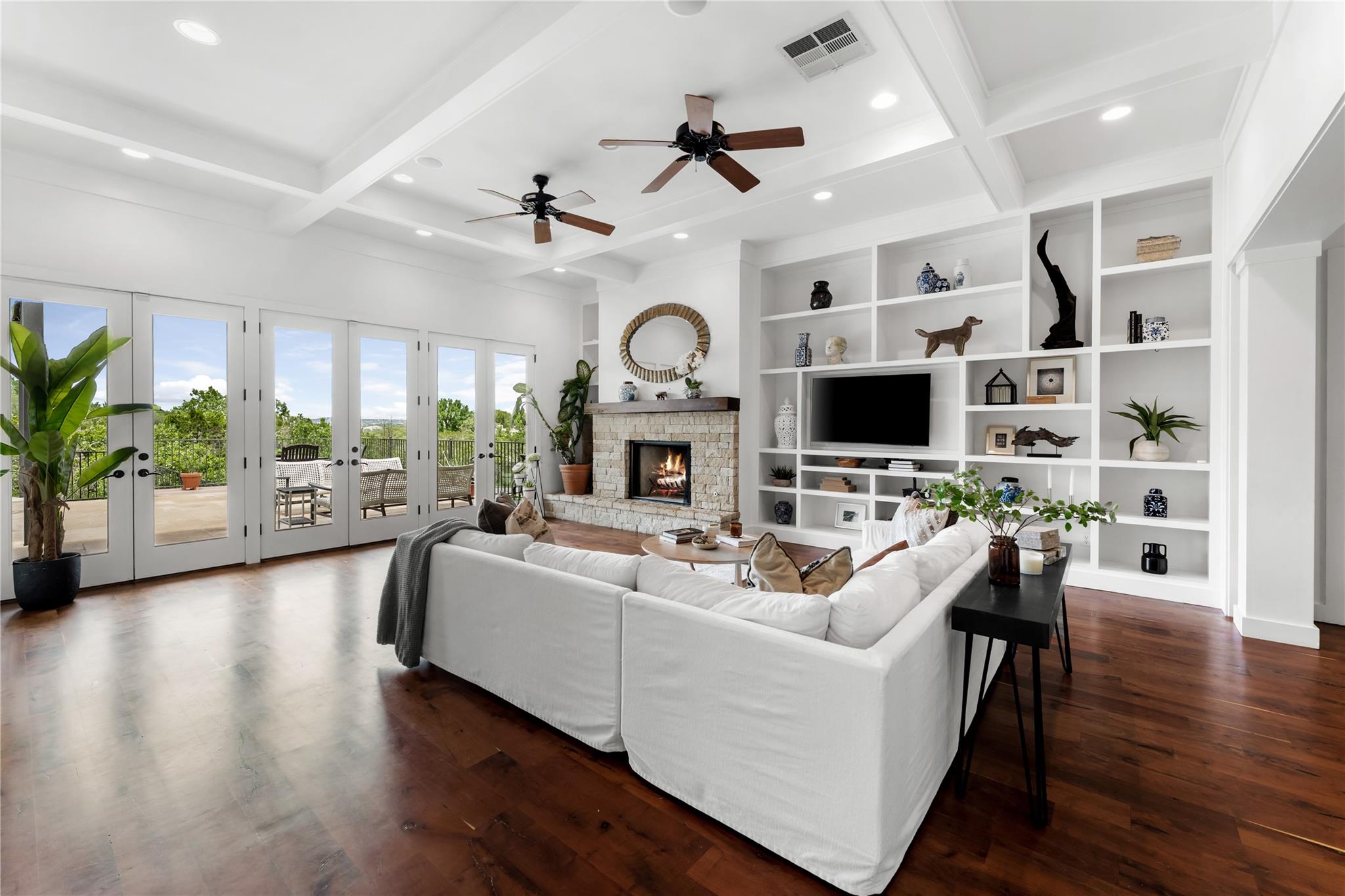 5 Clarendon LN