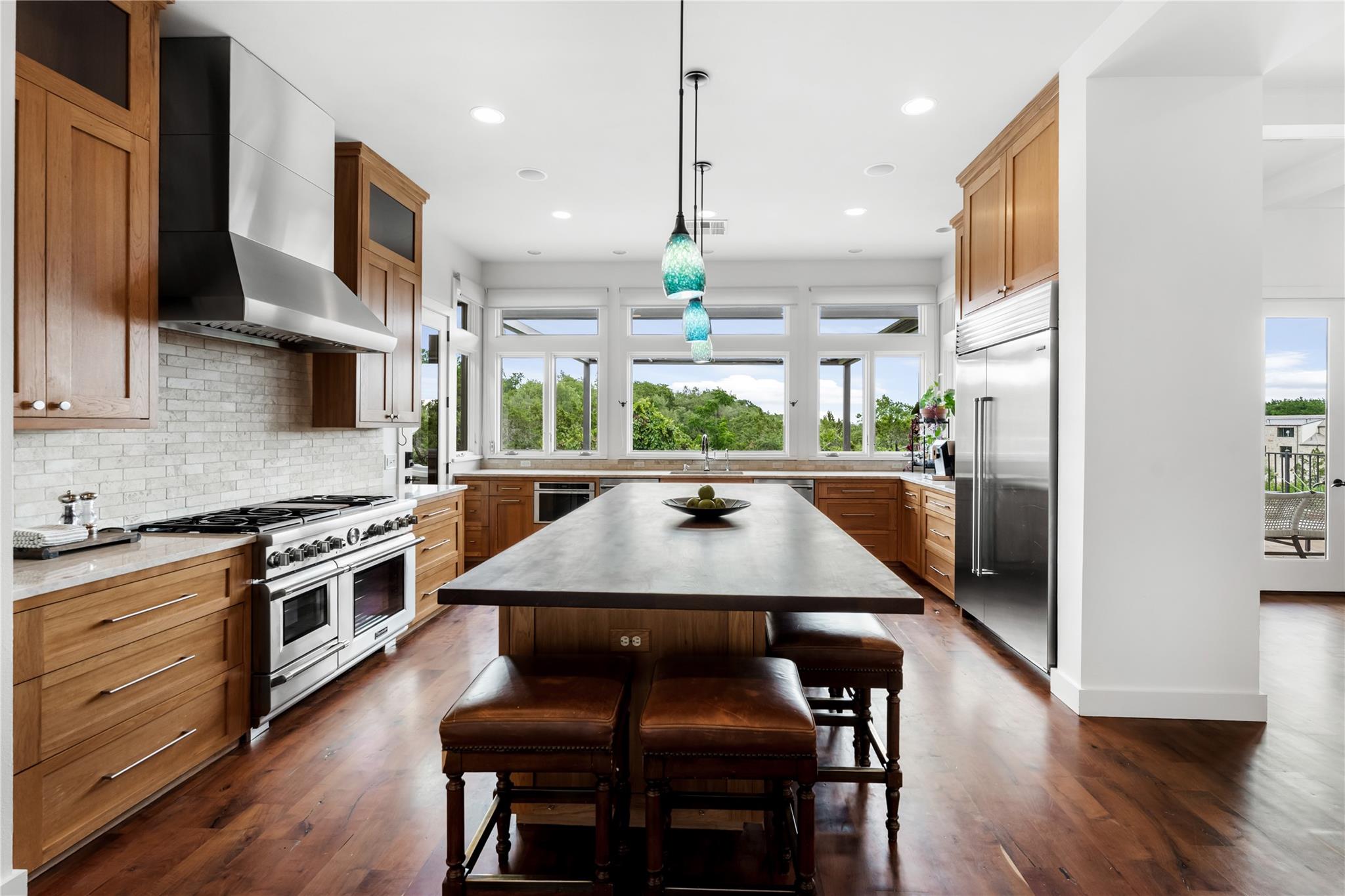 5 Clarendon LN