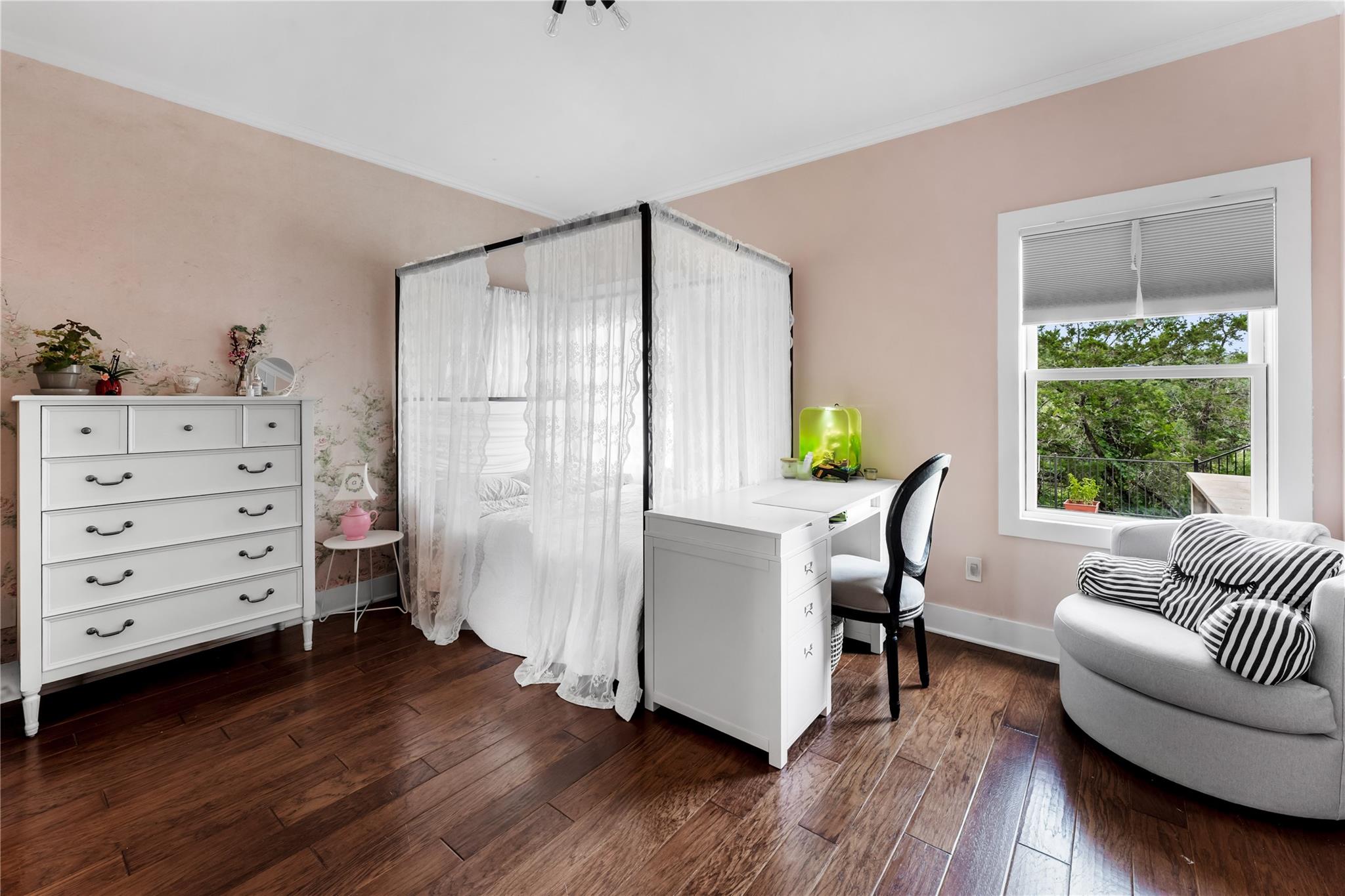 5 Clarendon LN