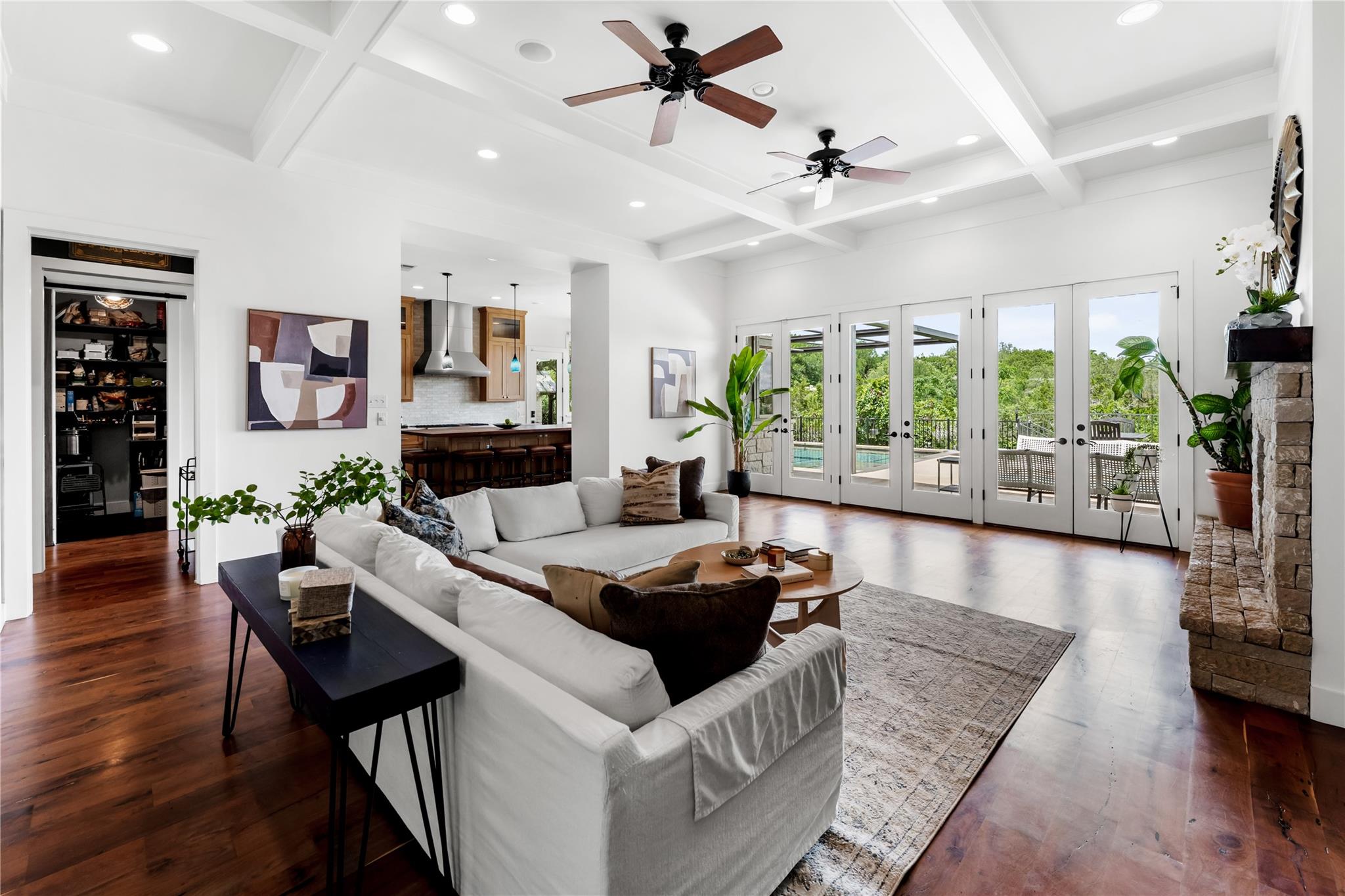 5 Clarendon LN