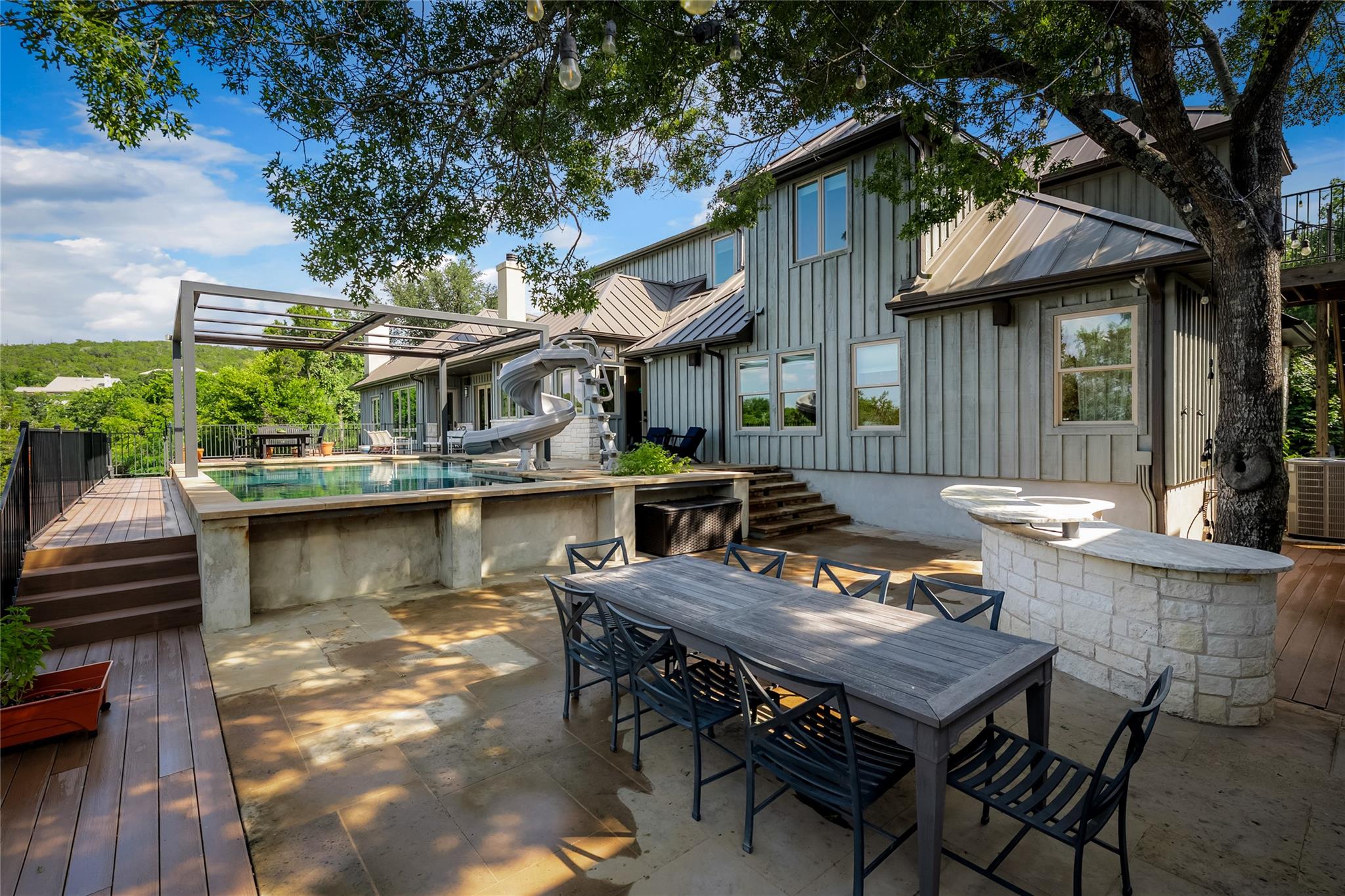 5 Clarendon LN