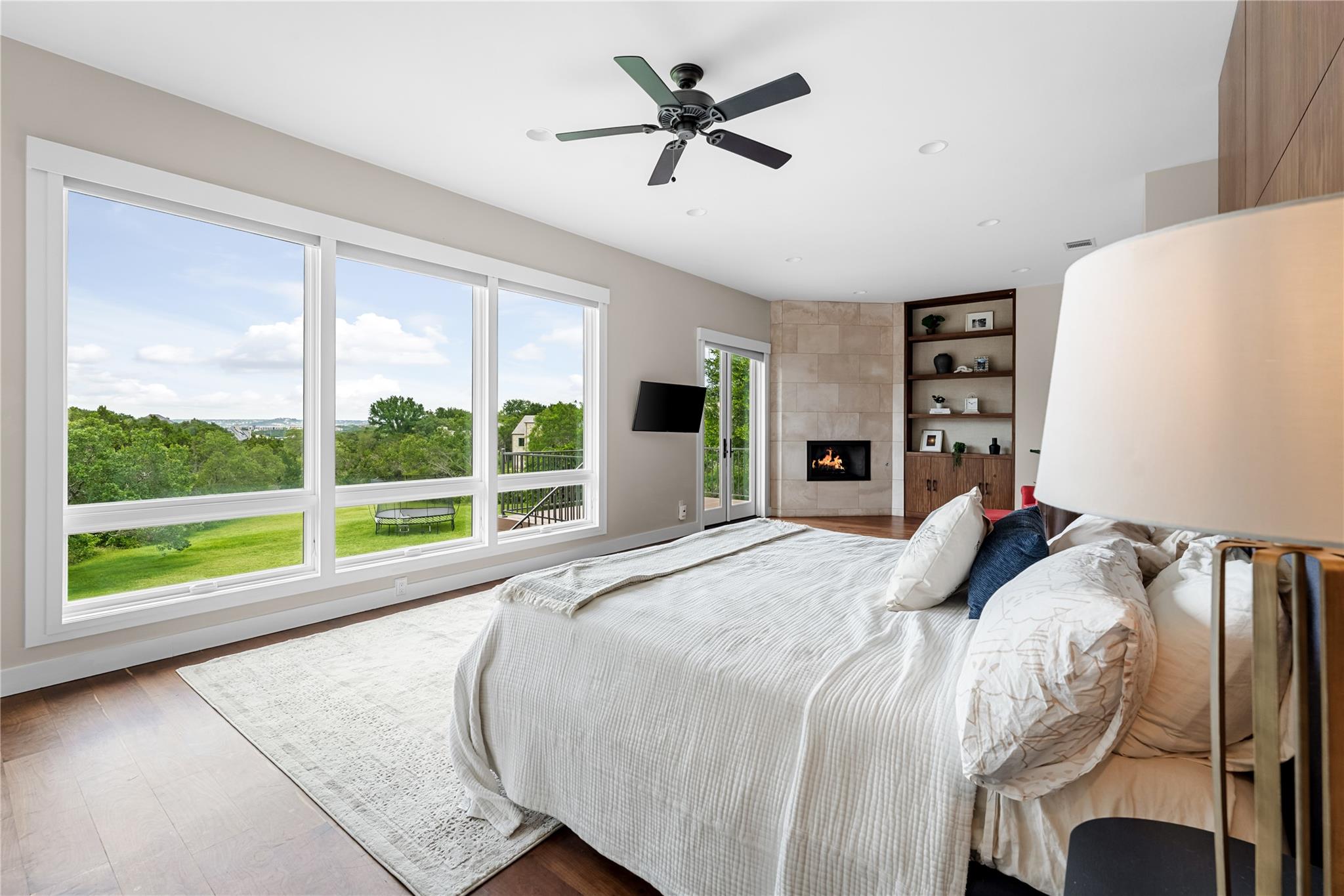 5 Clarendon LN