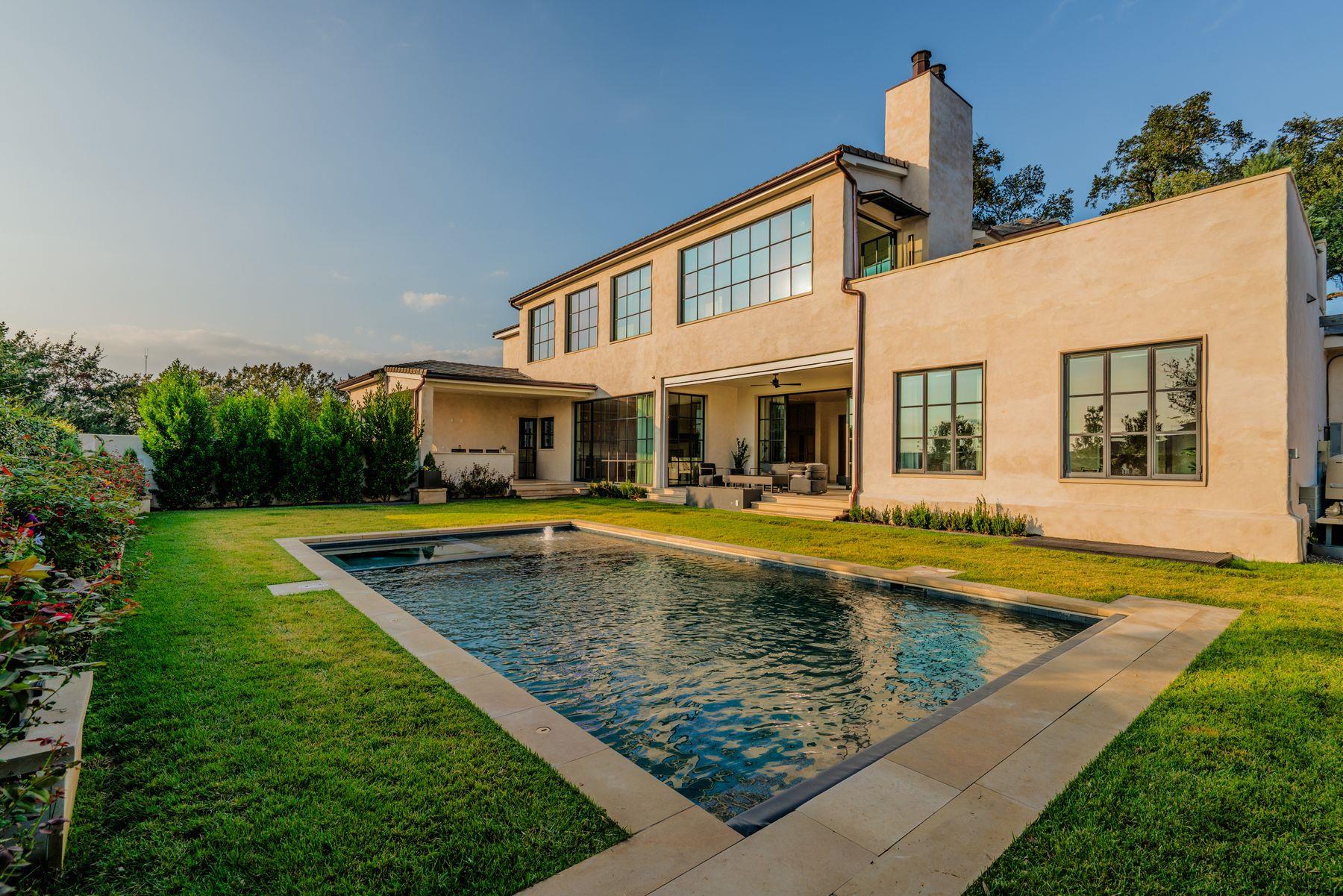3701 Eastledge DR