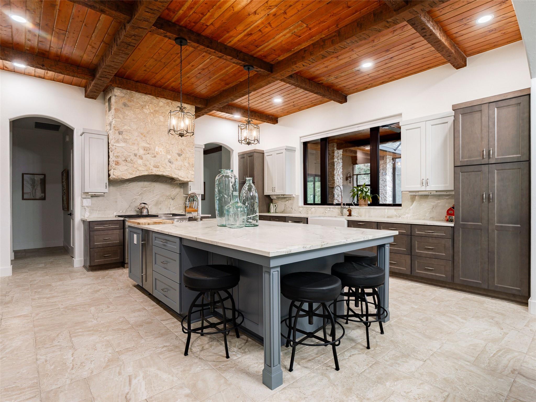 435 Gardenia DR