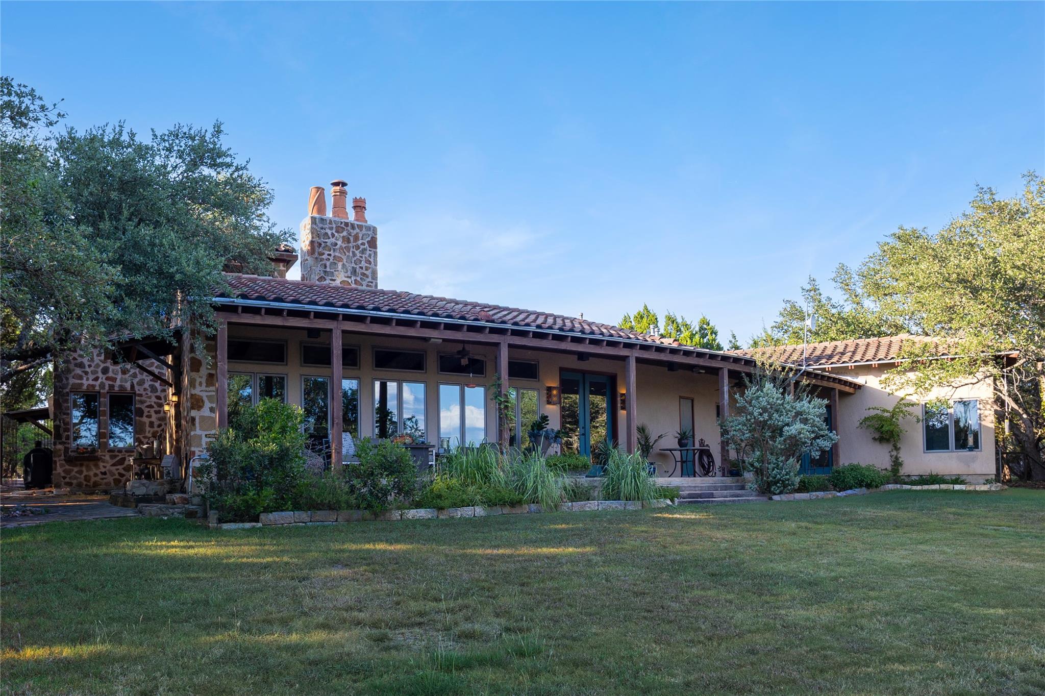 5818 Ranch Road 165