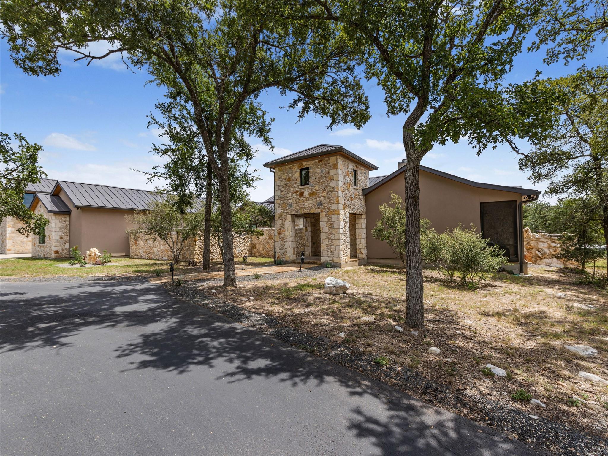 435 Gardenia DR