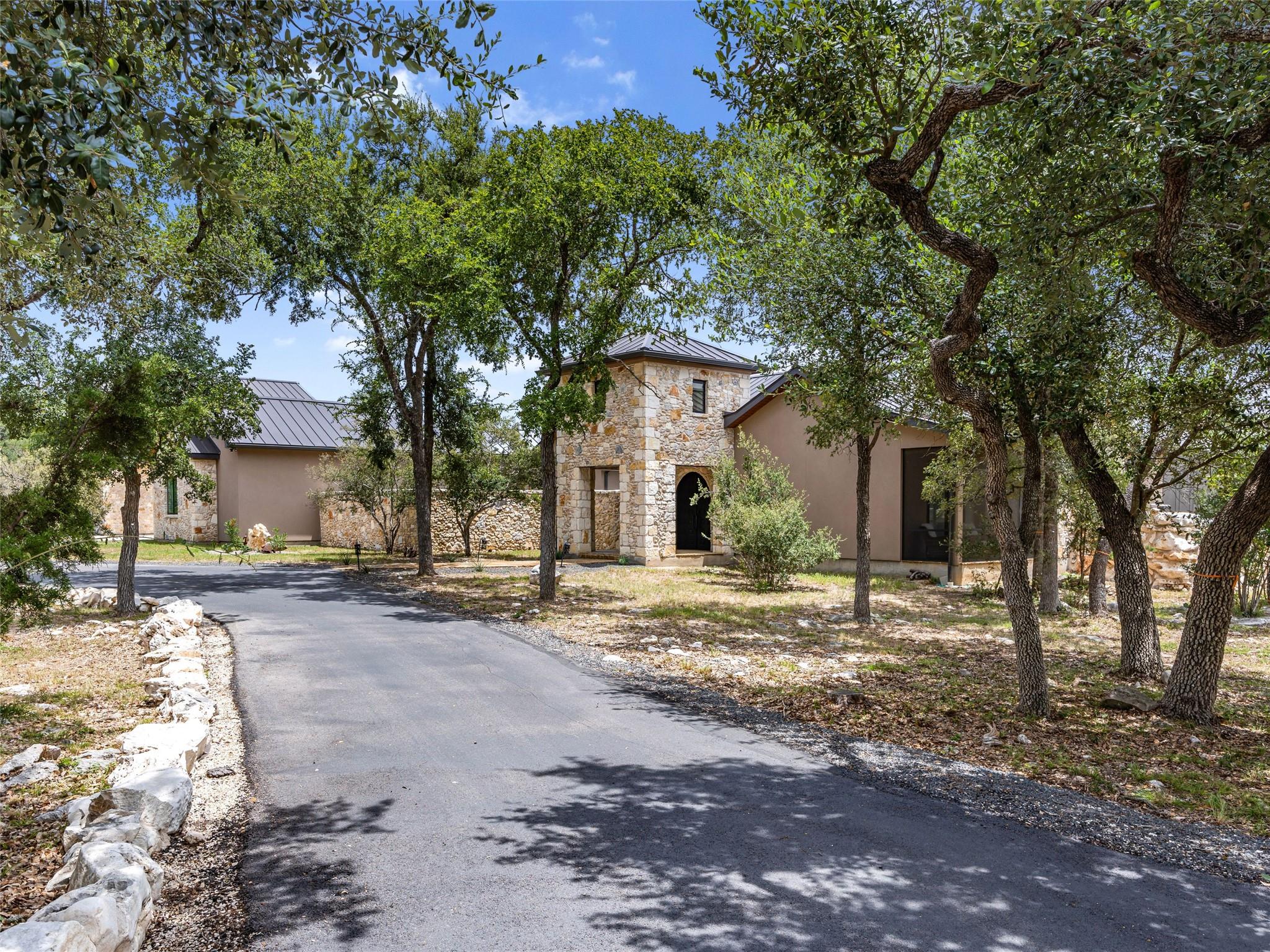 435 Gardenia DR