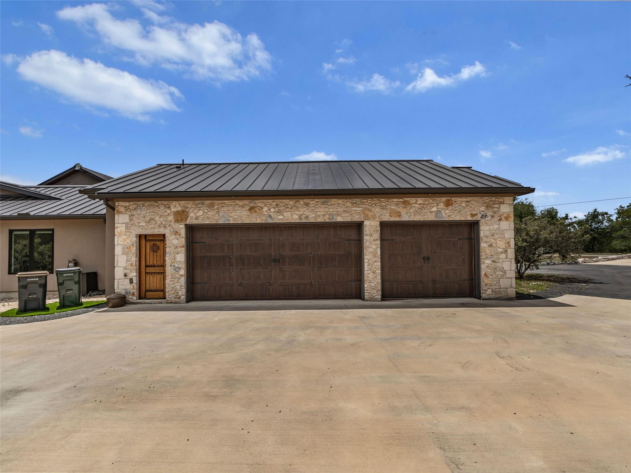 435 Gardenia DR
