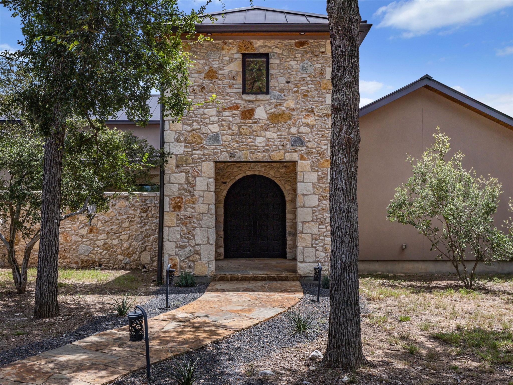 435 Gardenia DR
