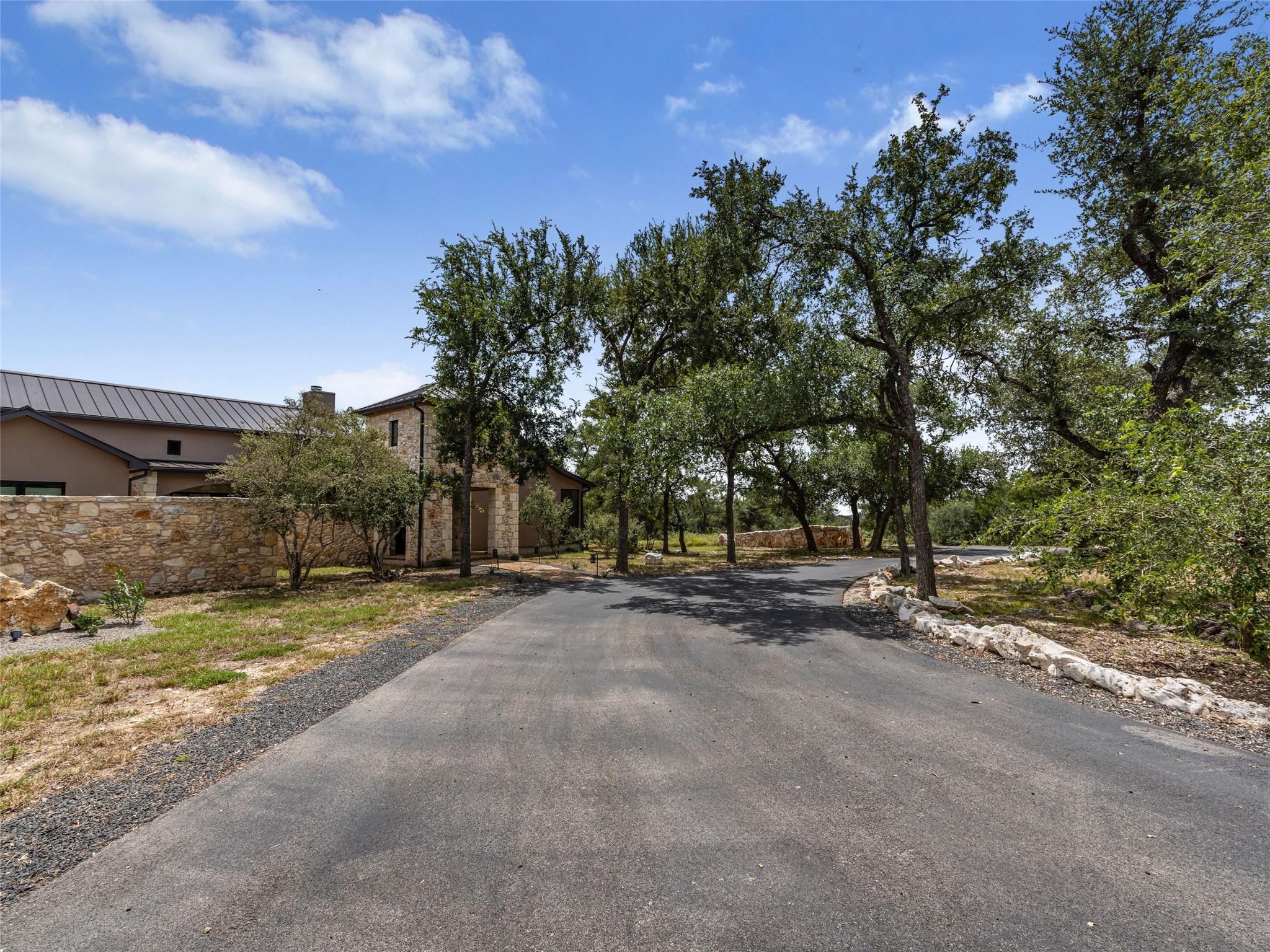 435 Gardenia DR