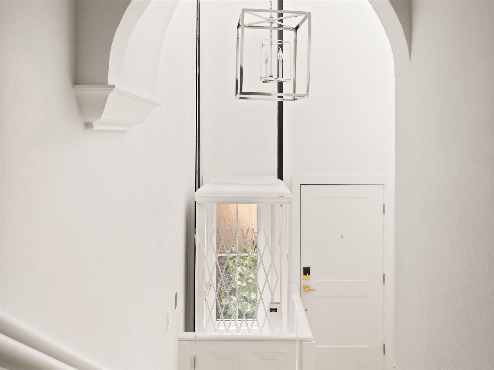 1937 Rue De St Tropez # 10